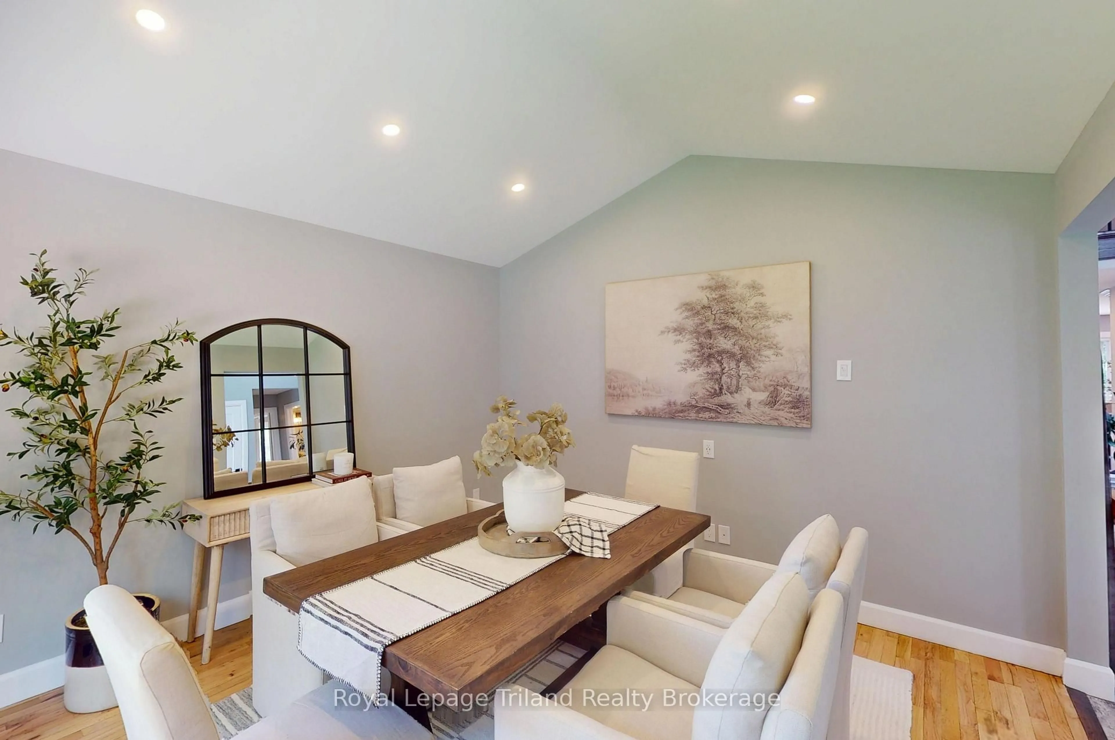 Dining room, wood/laminate floor for 310 Finkle St, Woodstock Ontario N4S 3E5