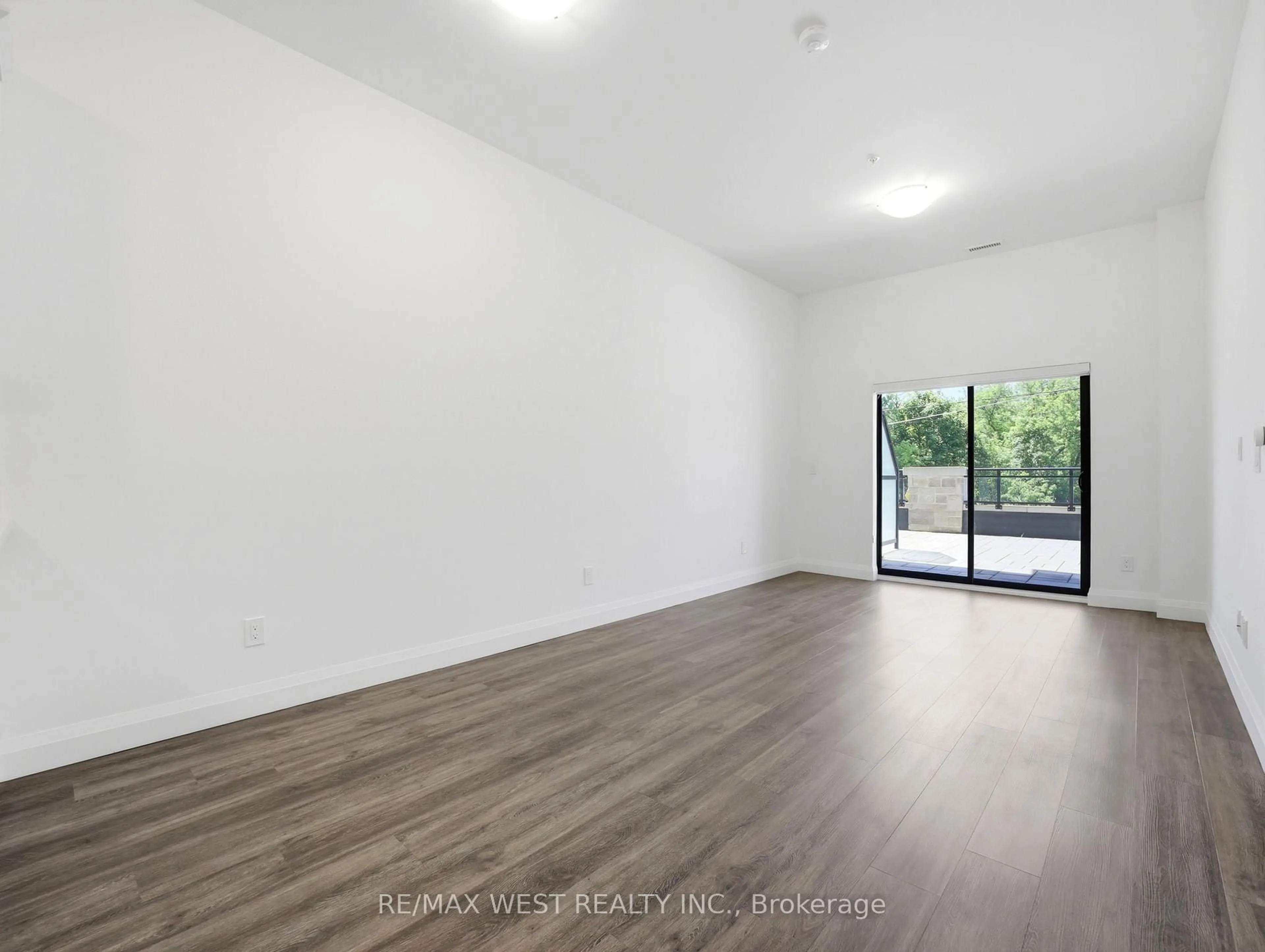 A pic of a room for 30 Hamilton St #101, Hamilton Ontario L8B 1V8