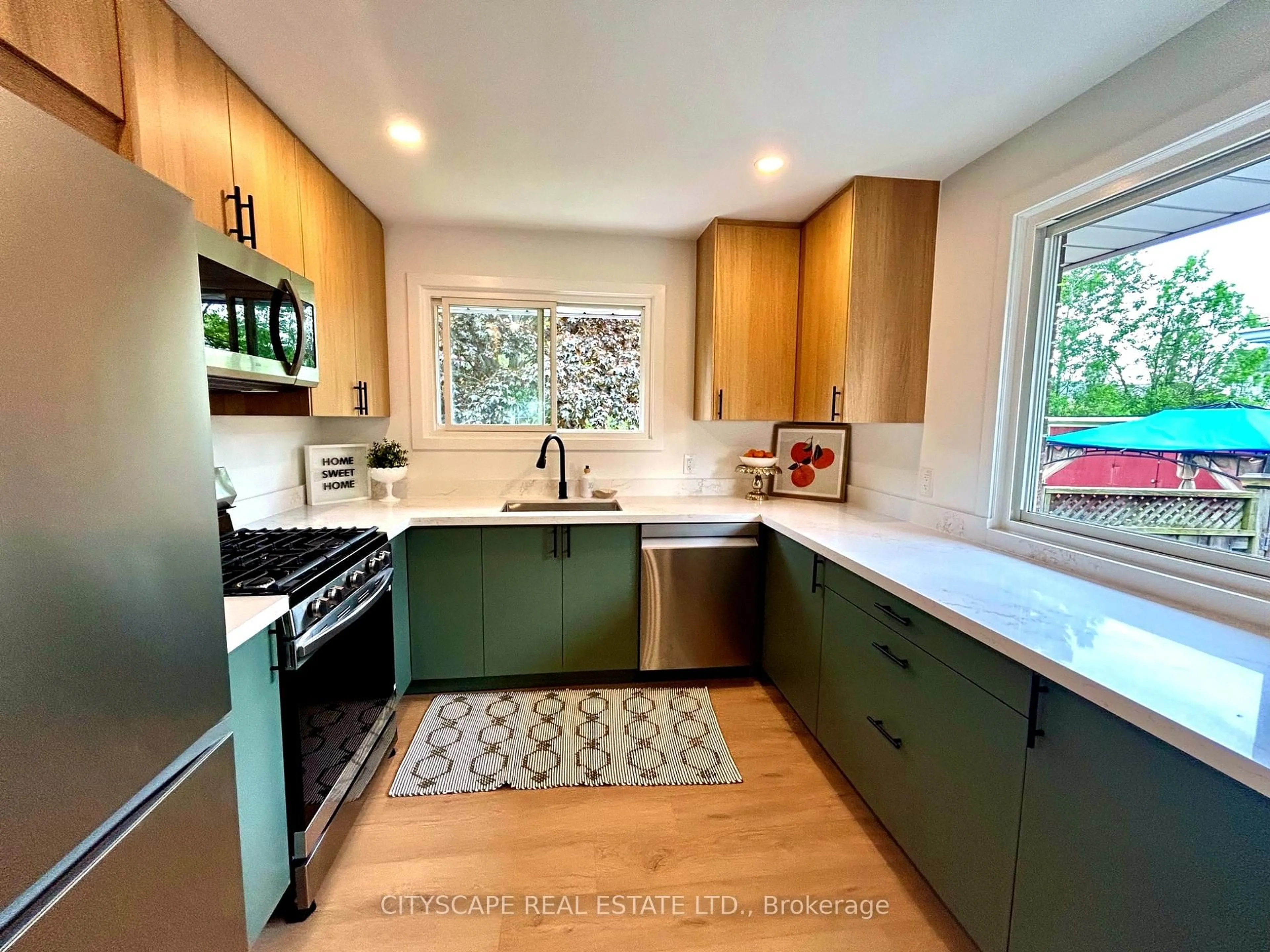 Open concept kitchen, unknown for 39 Carousel Ave, Hamilton Ontario L9A 4L7