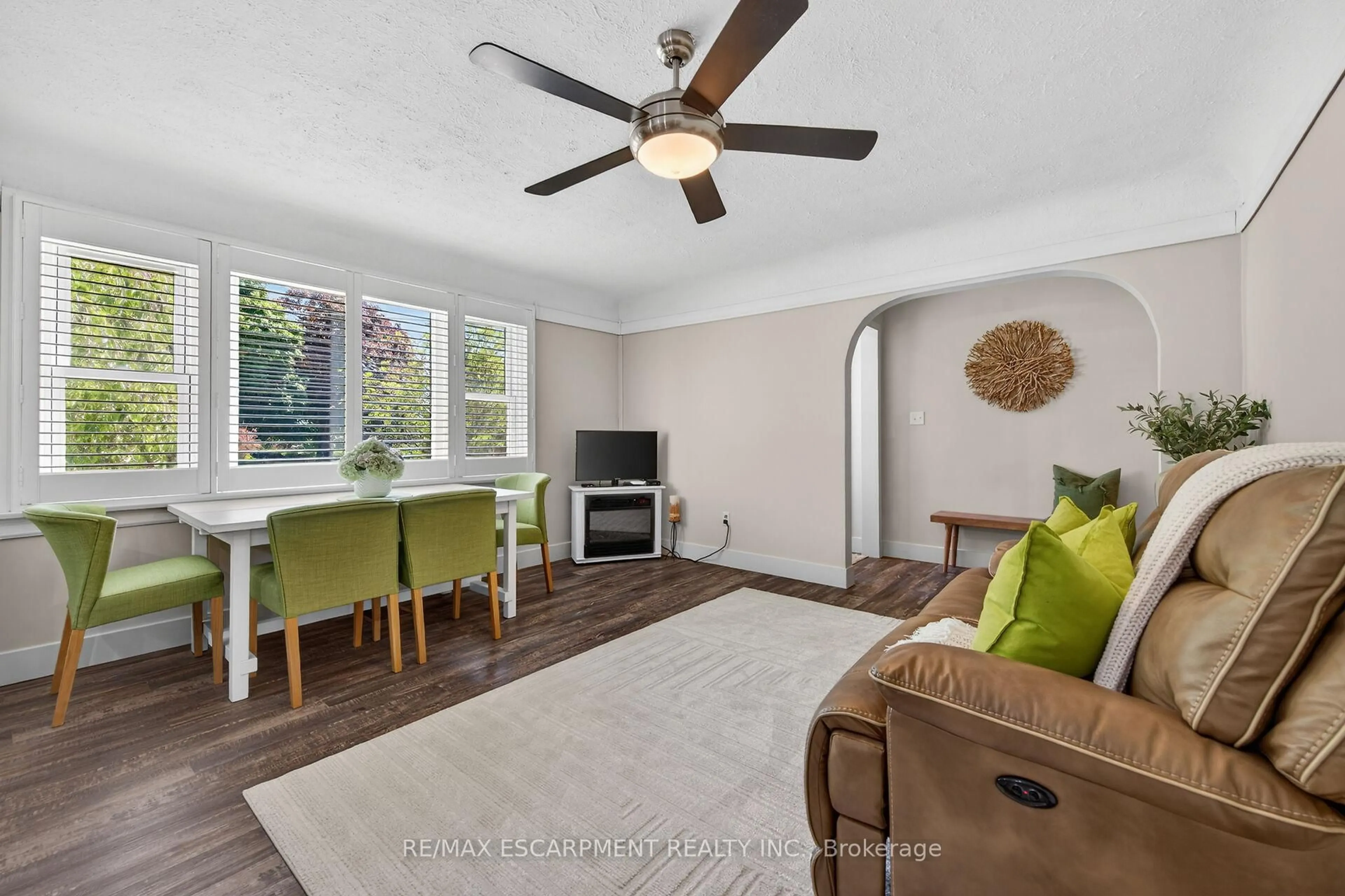 Living room with furniture, unknown for 10 Elm St, Norfolk Ontario N3Y 3B3