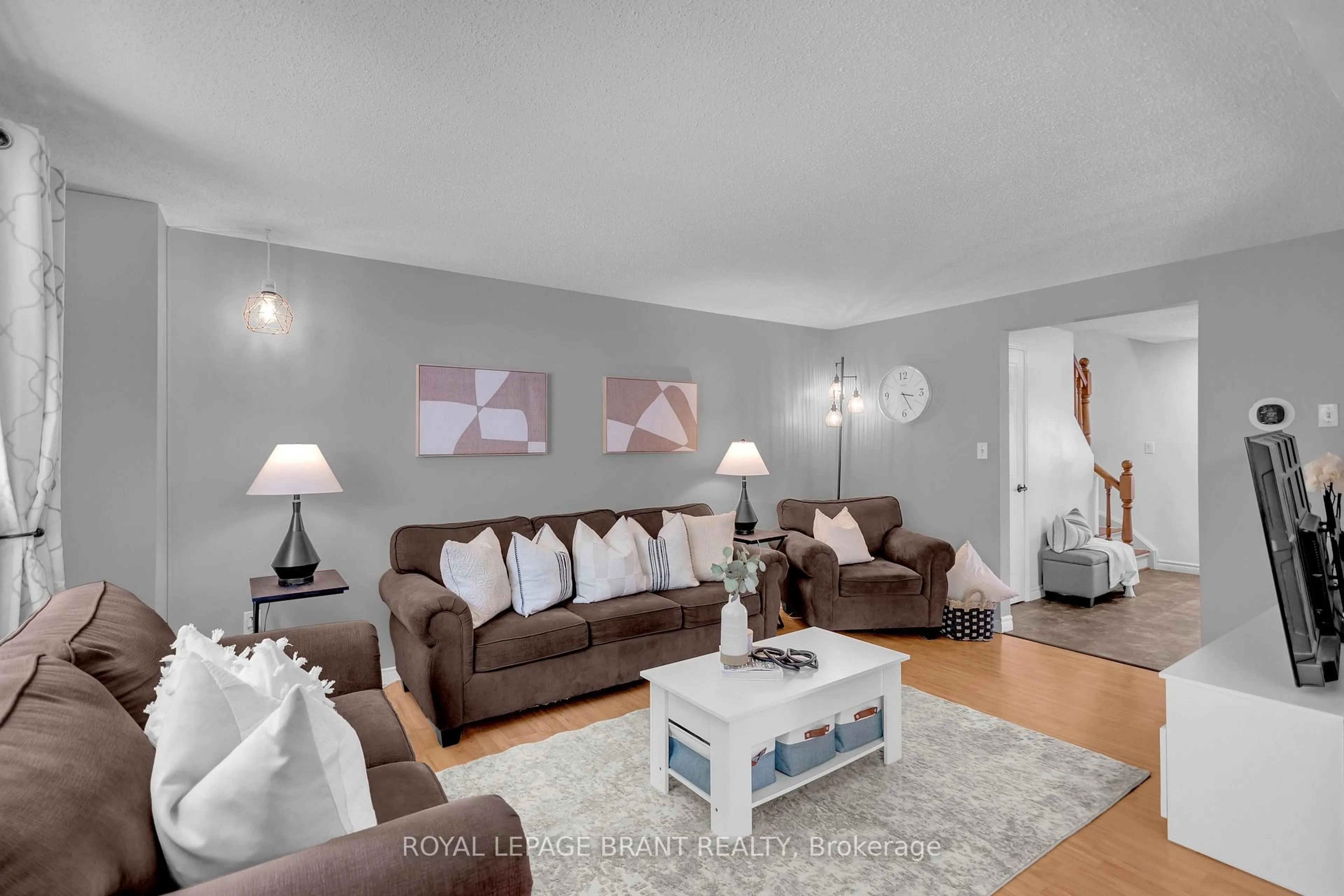 Living room with furniture, unknown for 55 Cassidy Crt, Cambridge Ontario N1R 8J3