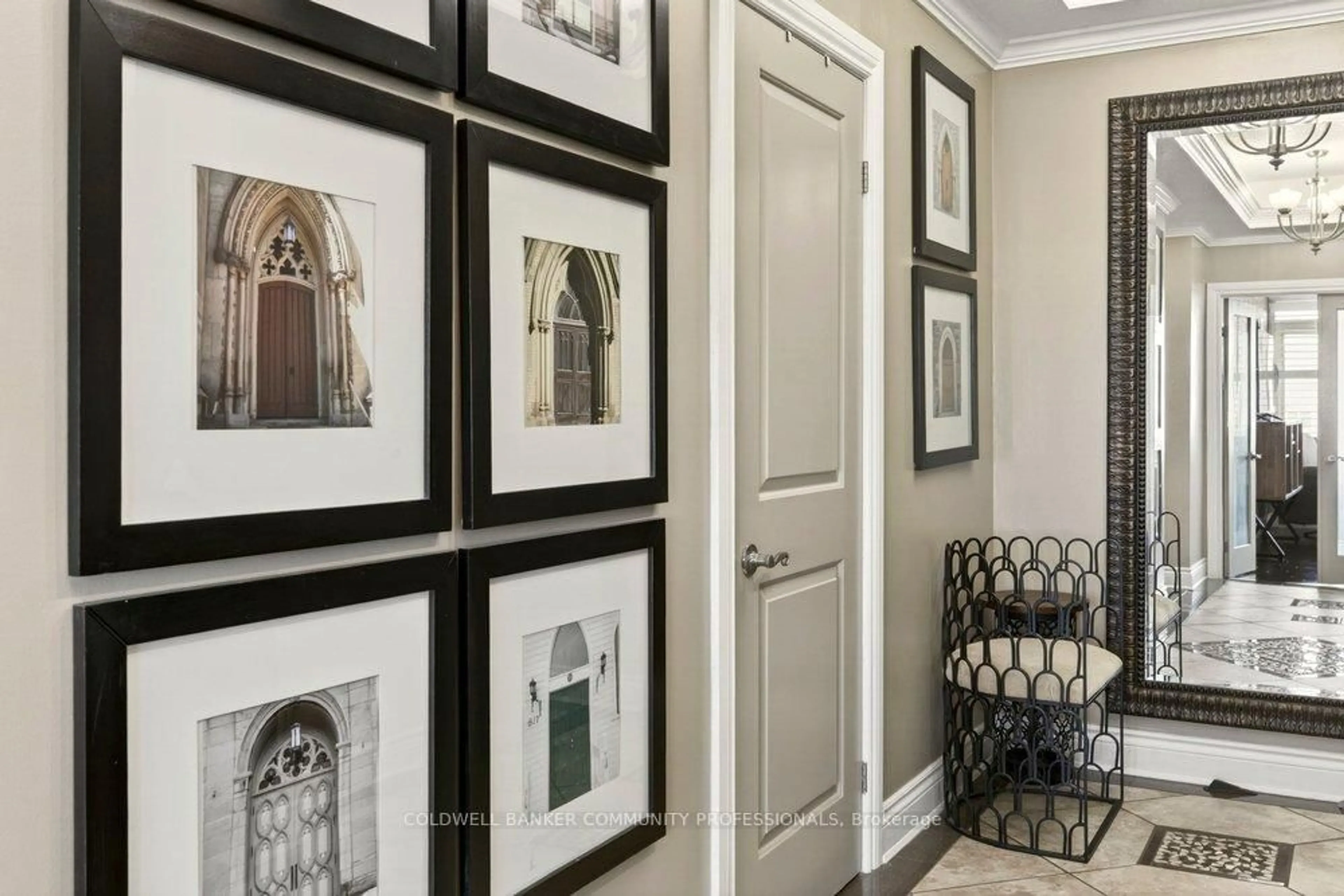 Indoor entryway for 30 Harrisford St #1107, Hamilton Ontario L8K 6M9