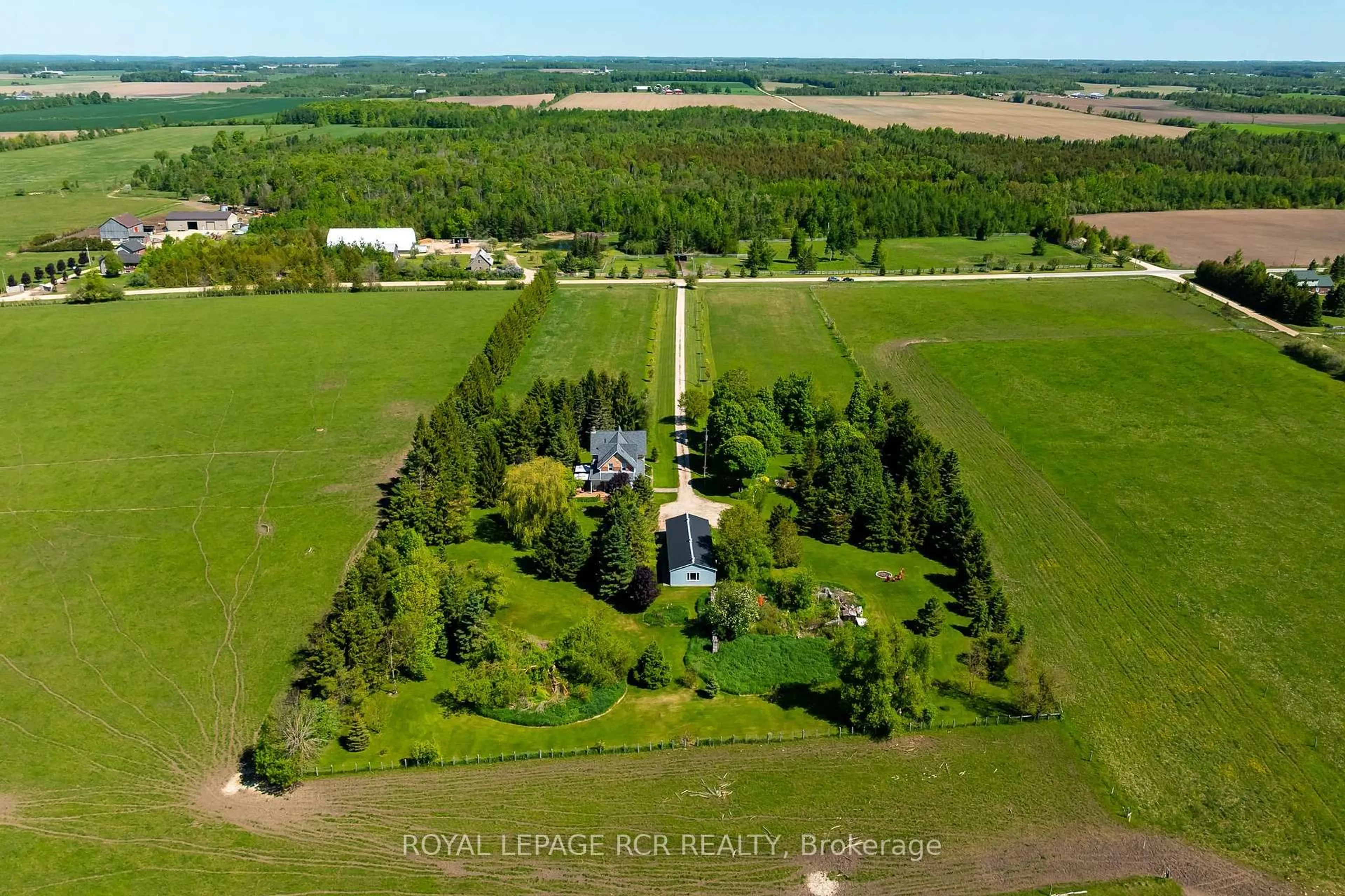 A pic from outside/outdoor area/front of a property/back of a property/a pic from drone, building for 126402 Southgate Road 12, Southgate Ontario N0C 1B0