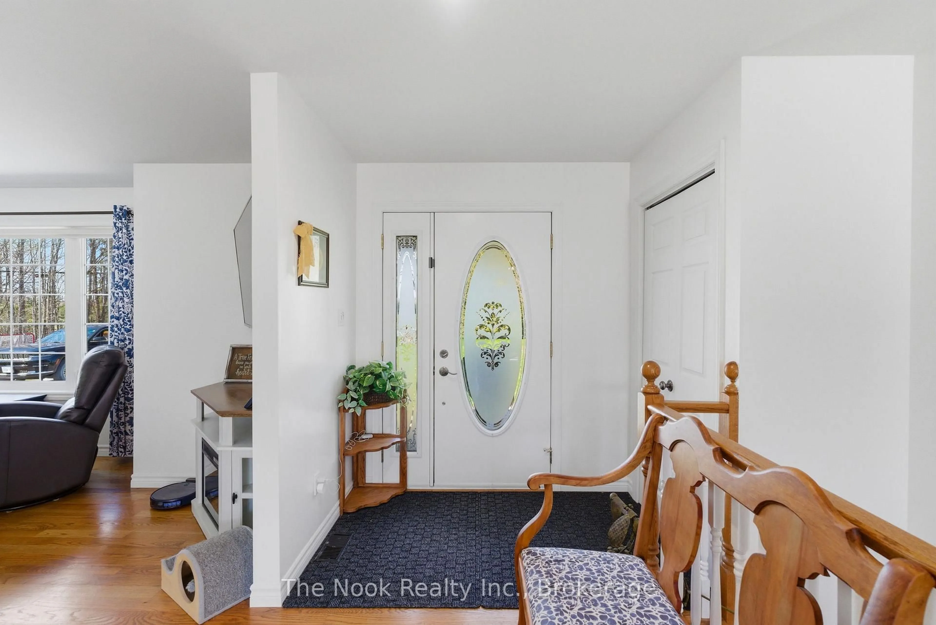 Indoor entryway for 1545 Camp Line Rd, Douro-Dummer Ontario K0L 2H0