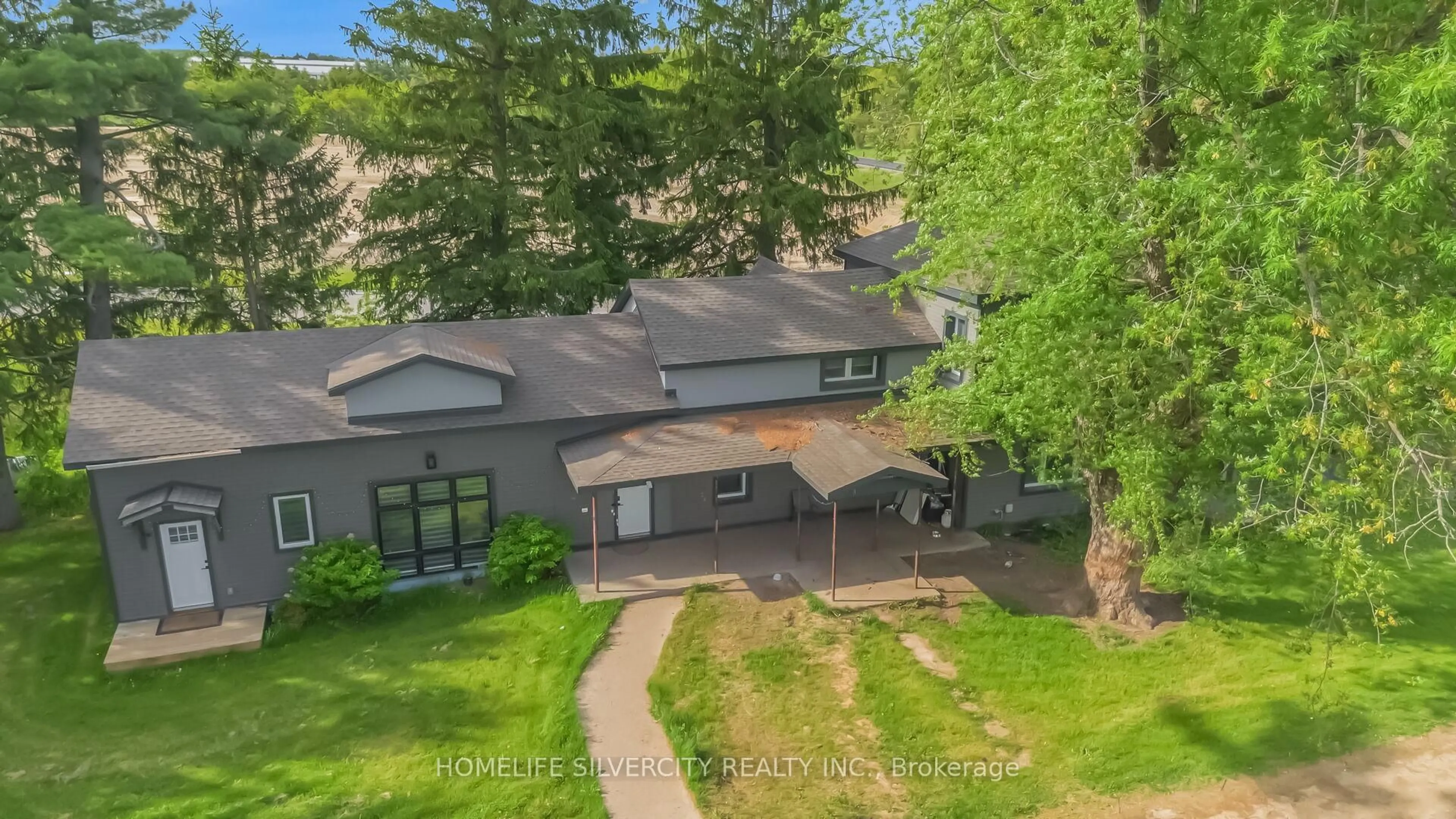 A pic from outside/outdoor area/front of a property/back of a property/a pic from drone, unknown for 184 Pottruff Rd, Brant Ontario N3L 3E3
