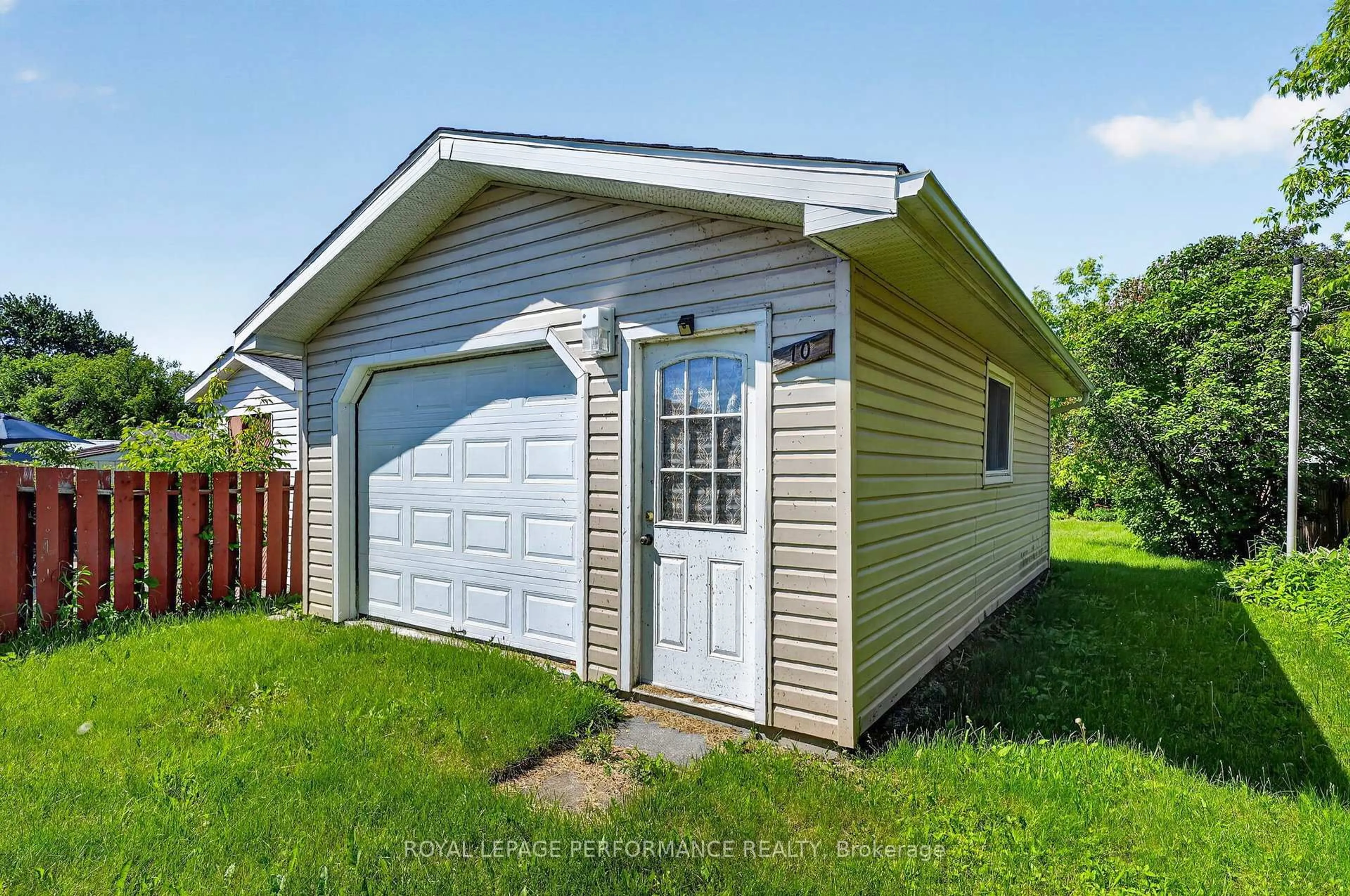 Shed for 10 Valecrest Dr, Cornwall Ontario K6H 6E1