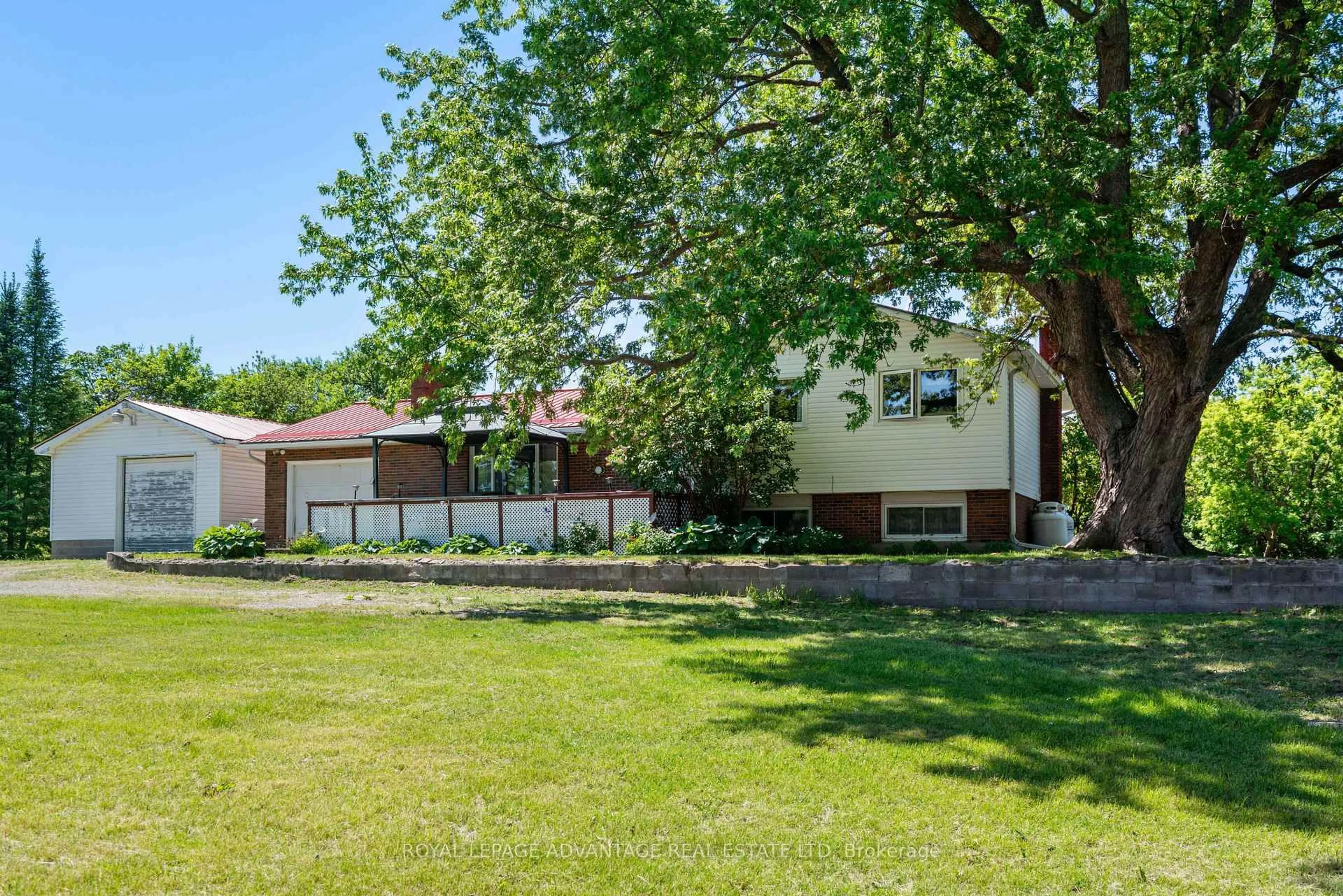 A pic from outside/outdoor area/front of a property/back of a property/a pic from drone, street for 2564 2nd concession rd. Rd, Augusta Ontario K0E 1R0