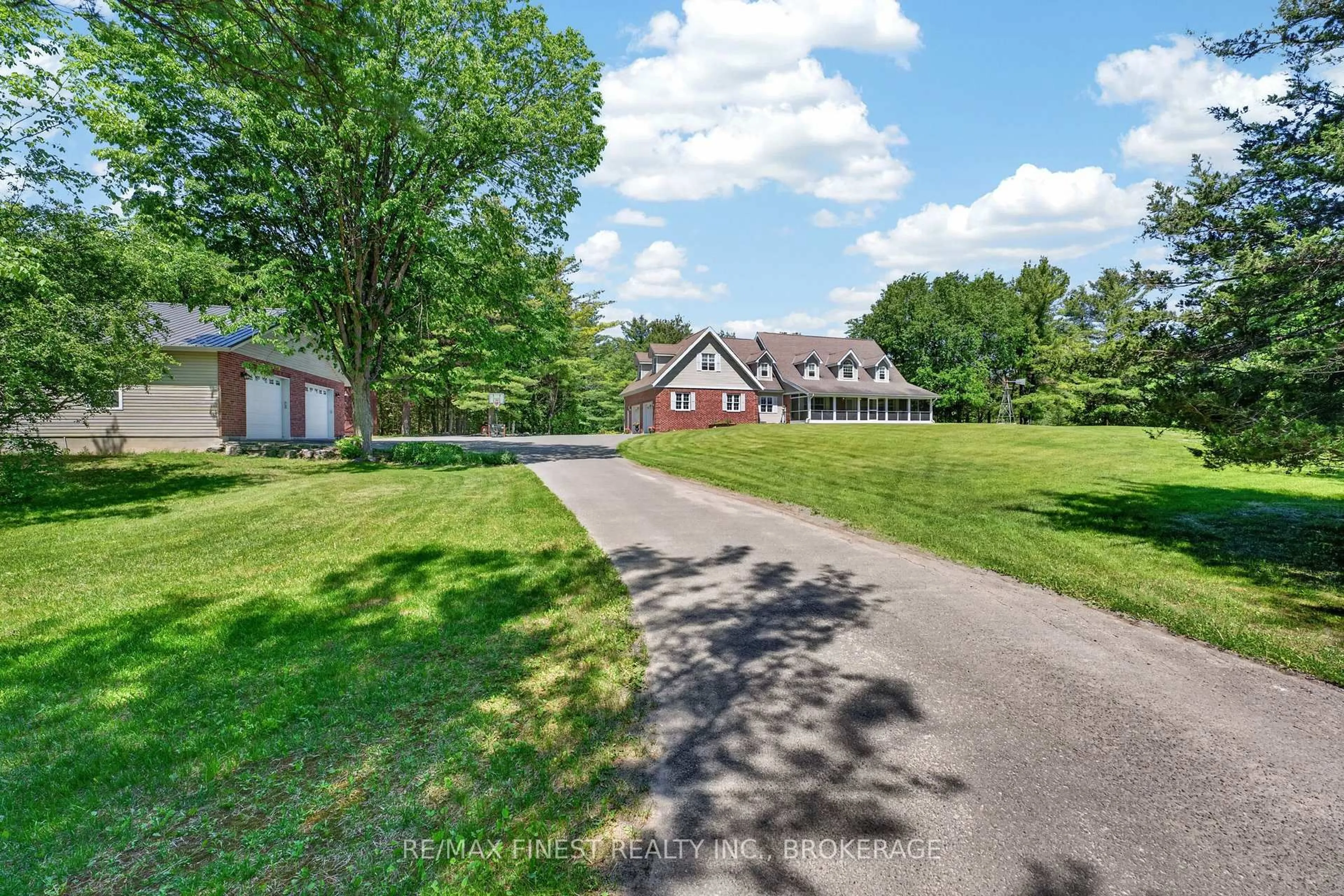 A pic from outside/outdoor area/front of a property/back of a property/a pic from drone, street for 2388 Horning Rd, Mcdonalds Corners Ontario K0H 1M0