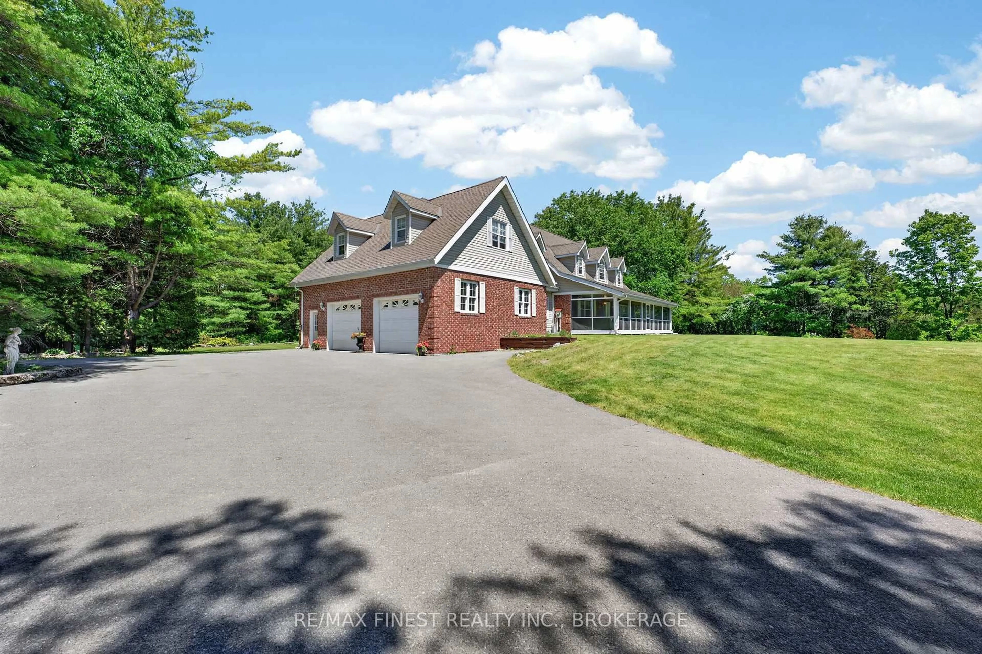 A pic from outside/outdoor area/front of a property/back of a property/a pic from drone, unknown for 2388 Horning Rd, Mcdonalds Corners Ontario K0H 1M0