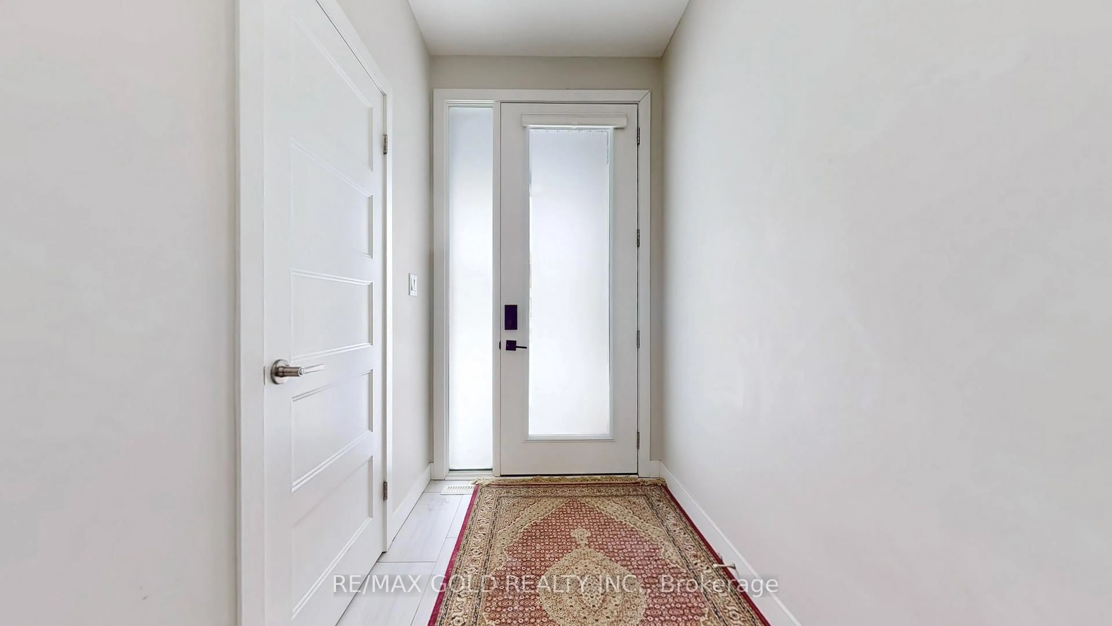 Indoor entryway for 997 West Village Sq #997, London North Ontario N6H 0J7