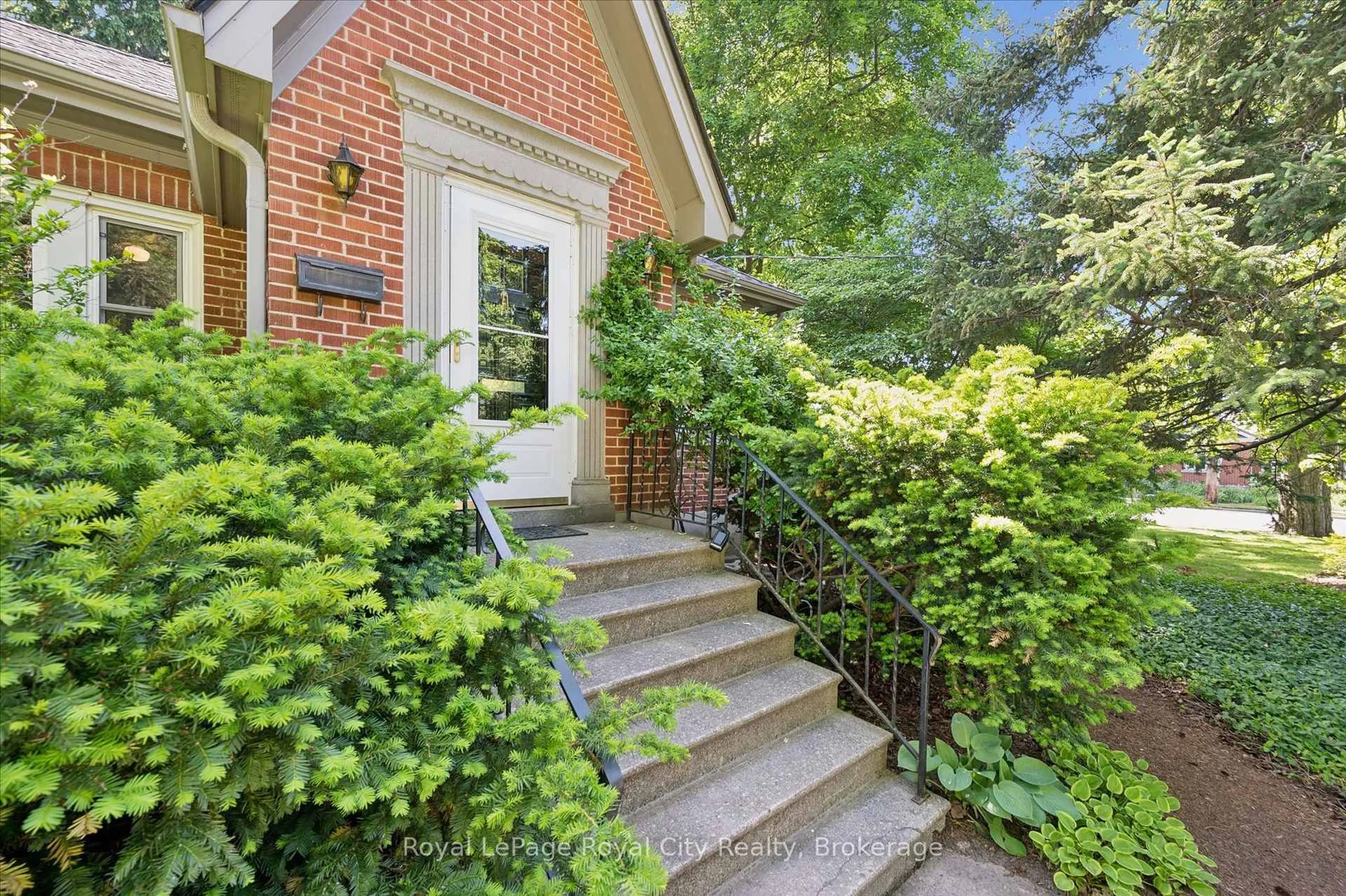 Home with brick exterior material, street for 3 Mccrae Blvd, Guelph Ontario N1G 2B9