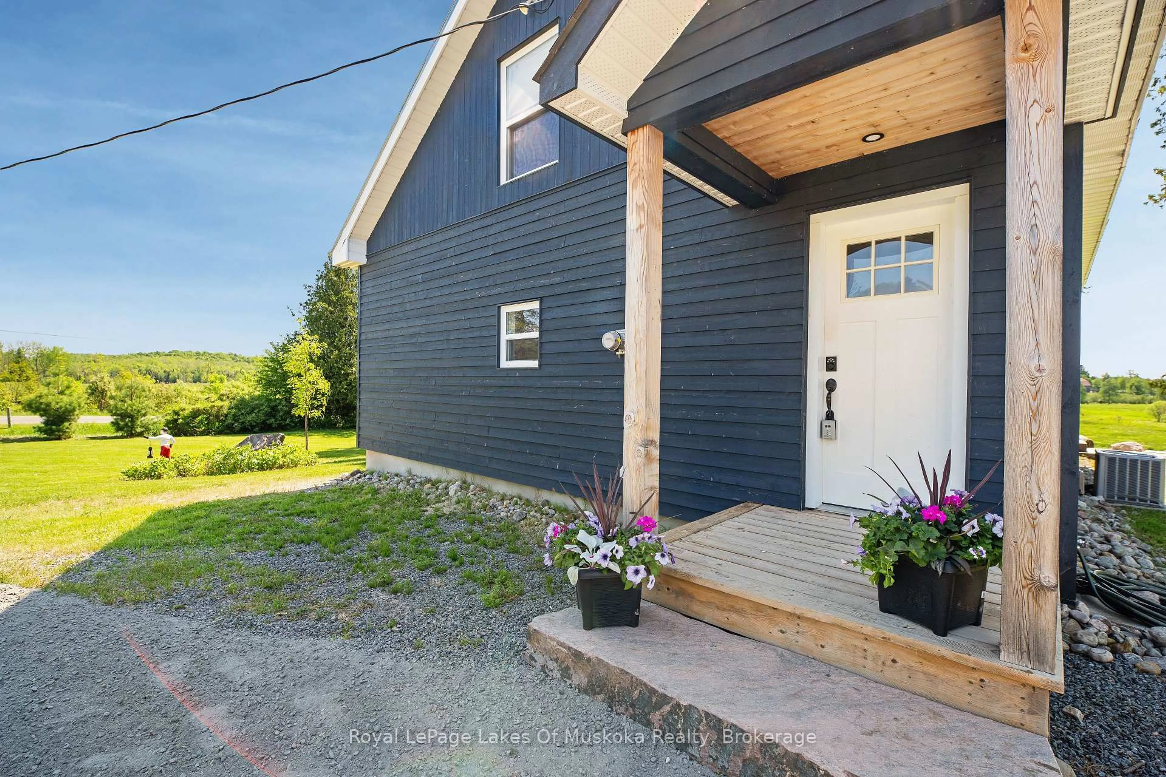 Unknown for 2565 South Horn Lk Rd, Magnetawan Ontario P0A 1C0