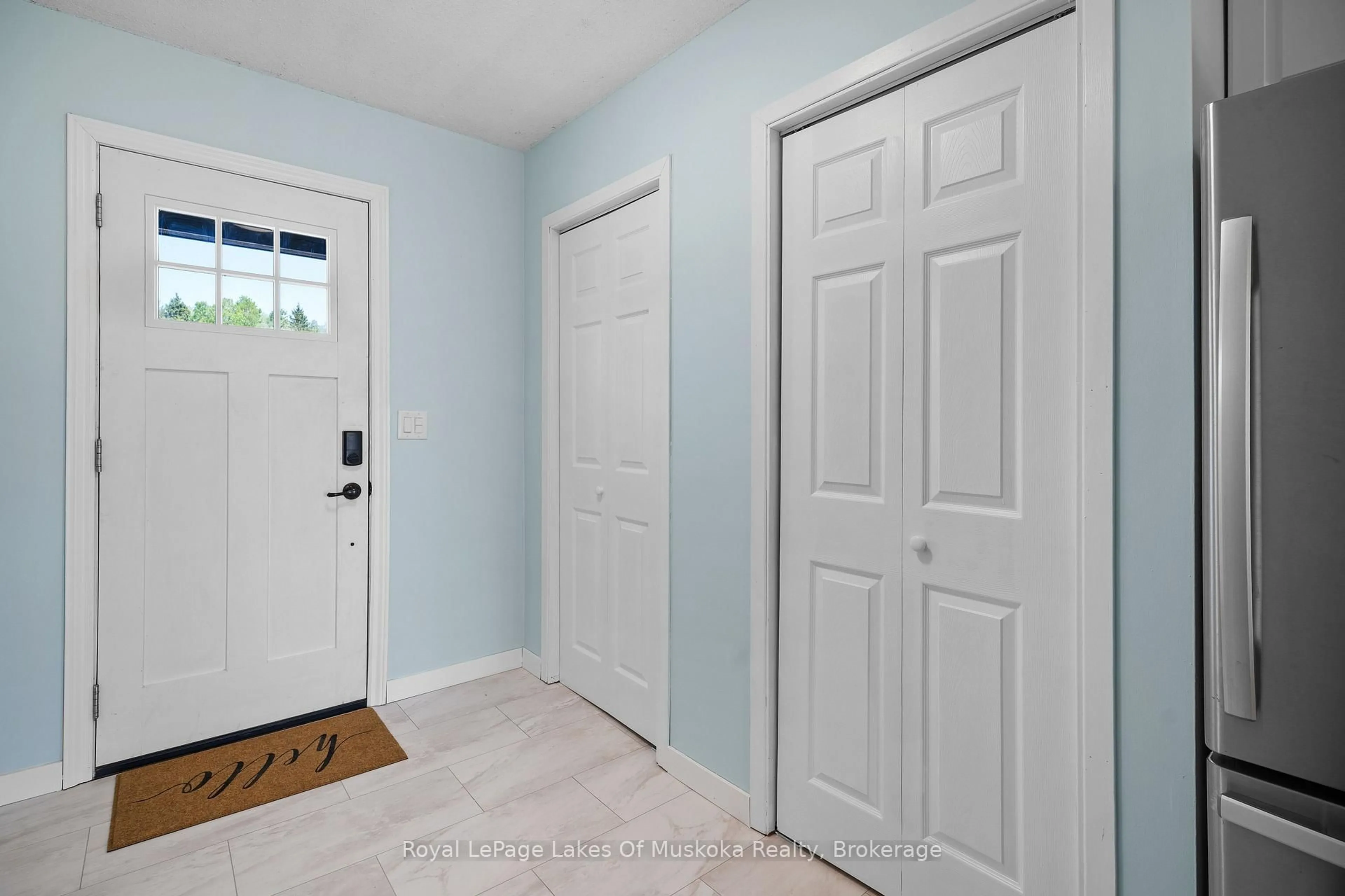 Indoor entryway for 2565 South Horn Lk Rd, Magnetawan Ontario P0A 1C0
