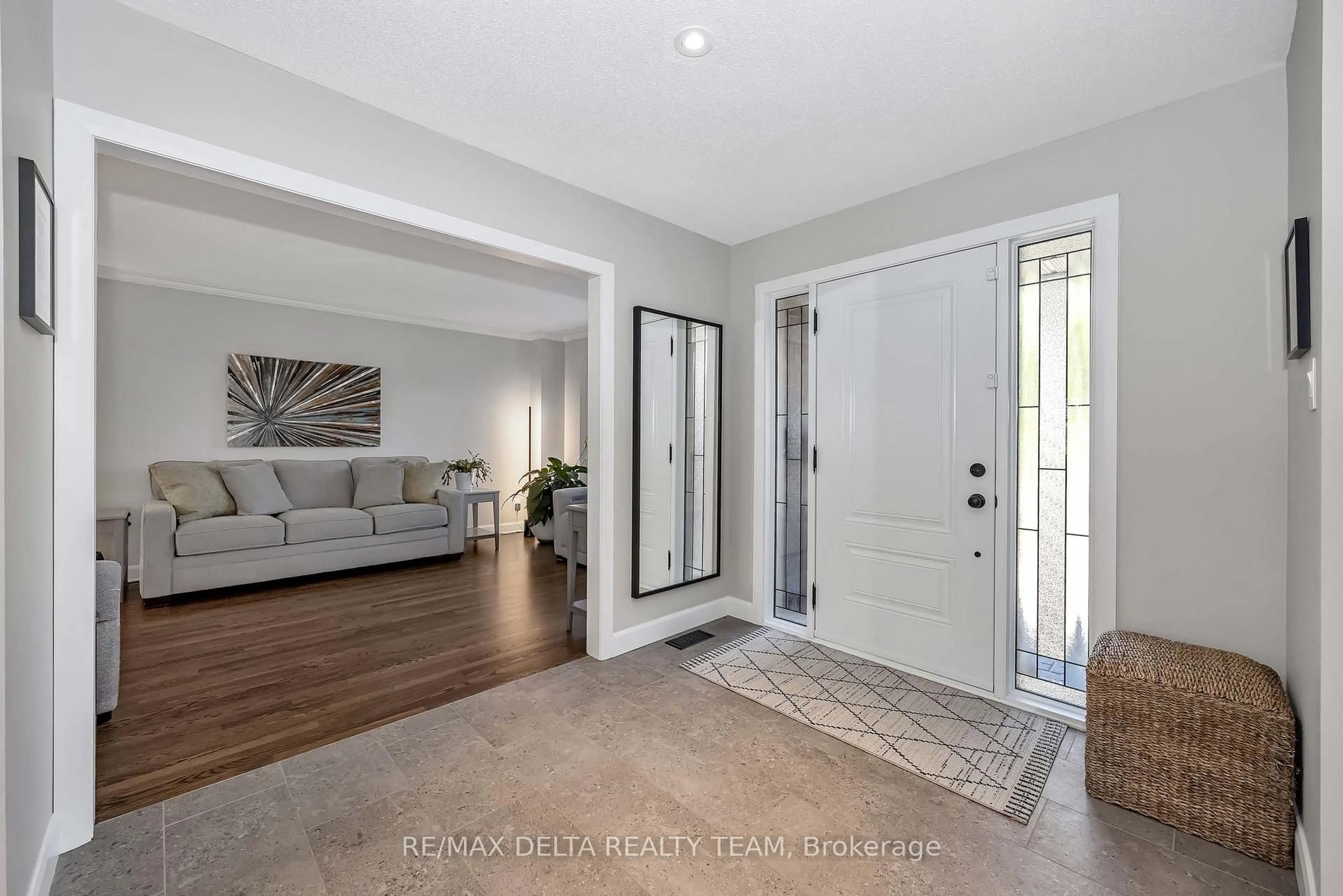 Indoor entryway for 1426 Cheverny Cres, Ottawa Ontario K4A 3C8
