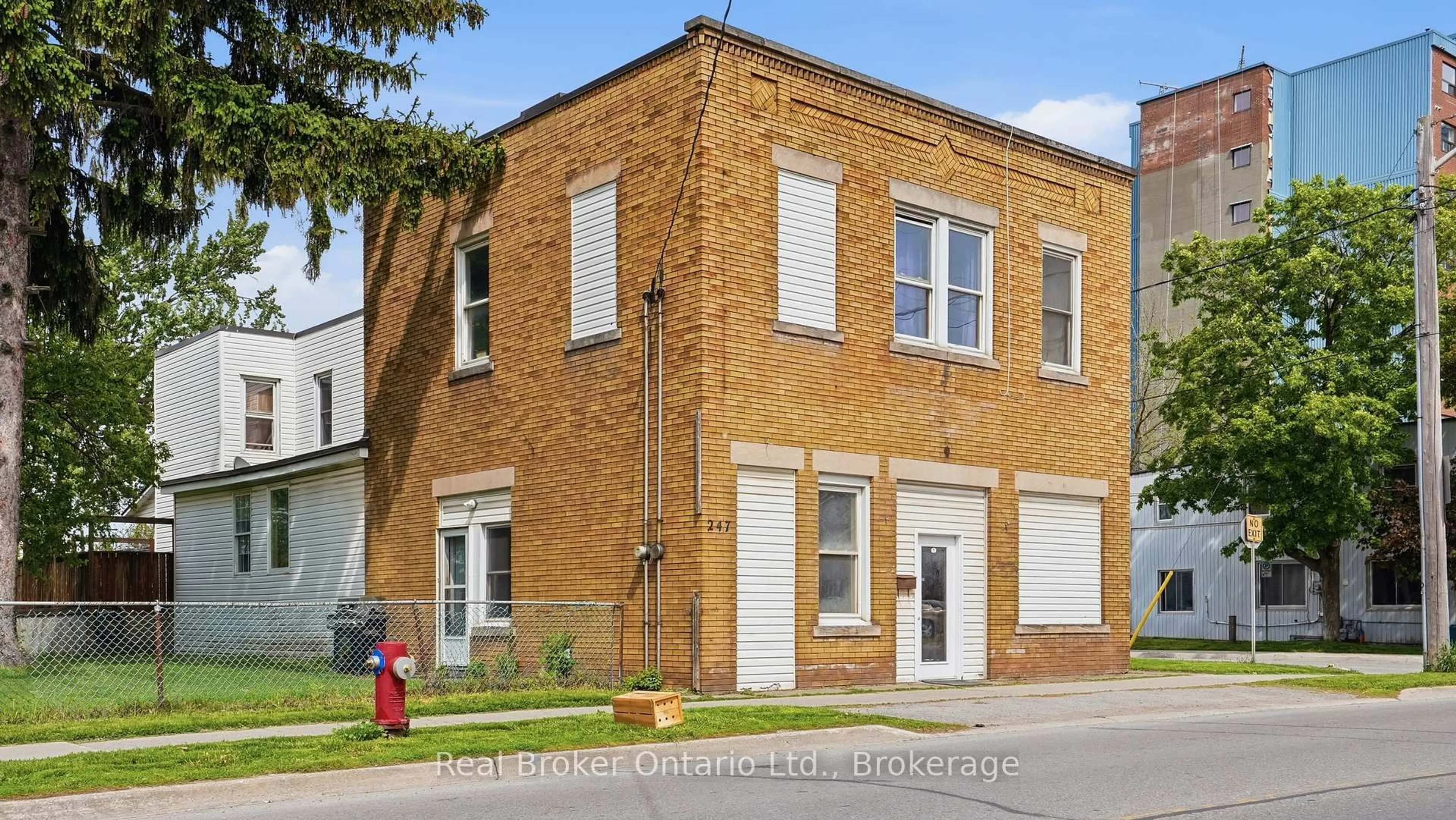 Home with brick exterior material, street for 247 King St, Welland Ontario L3B 3J9