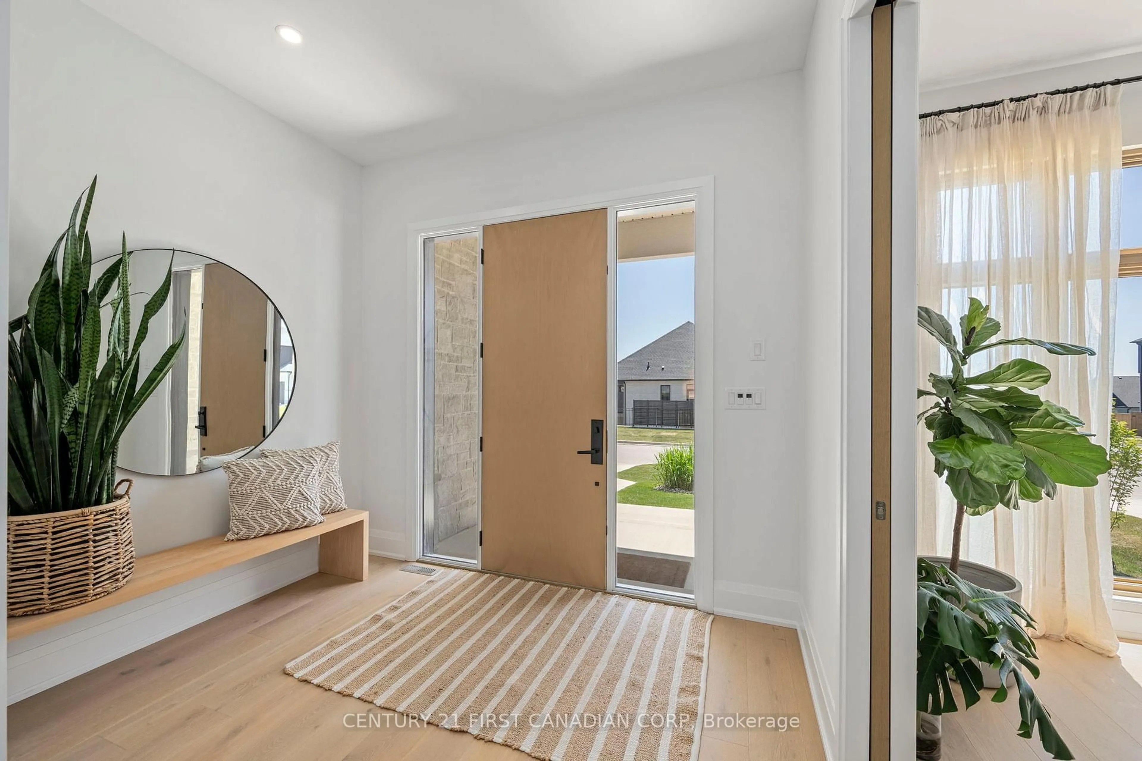 Indoor entryway for 68 Princeton Terr, London South Ontario N6K 0L5