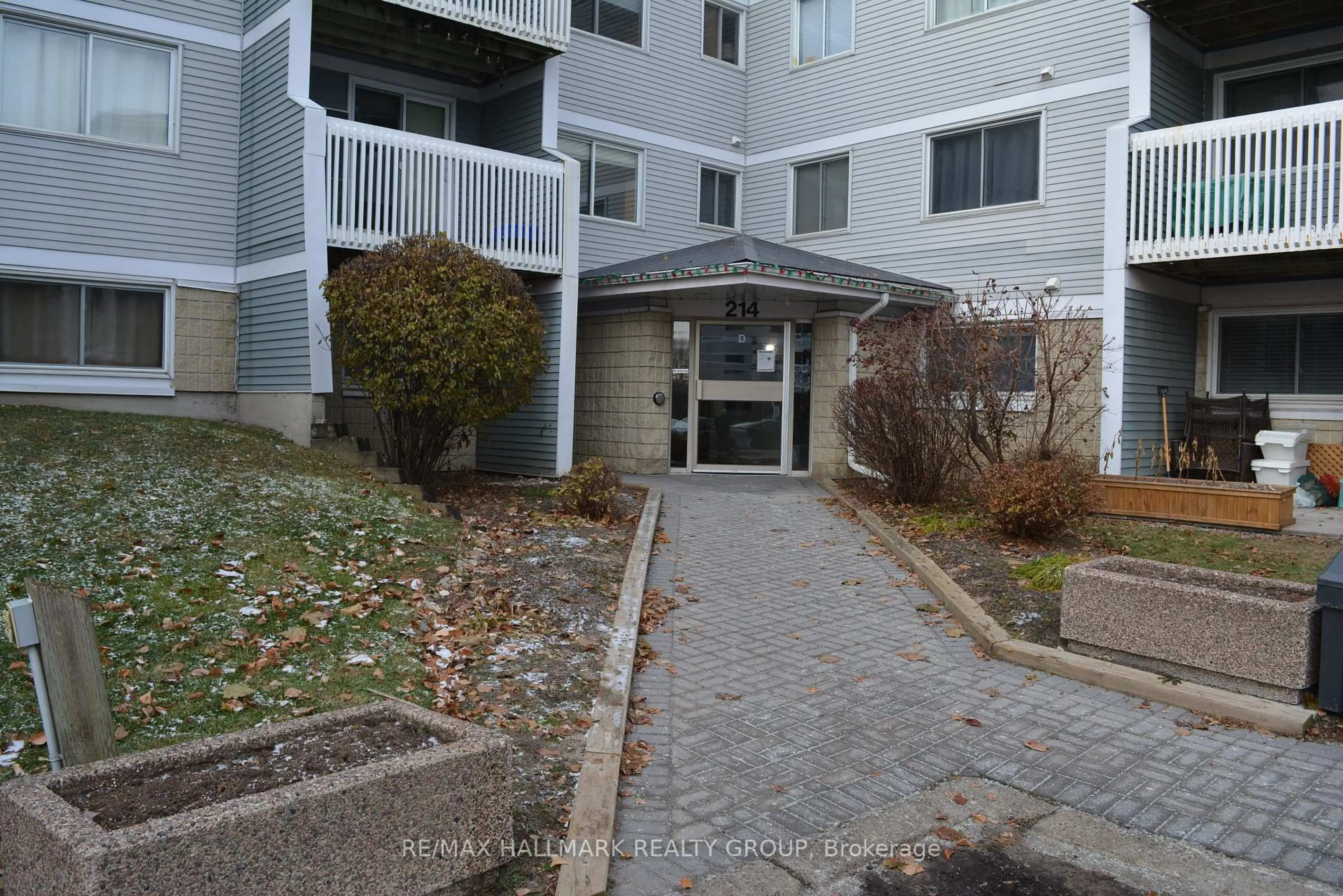 Unknown for 214 Viewmount Dr #310, Ottawa Ontario K2E 7X3