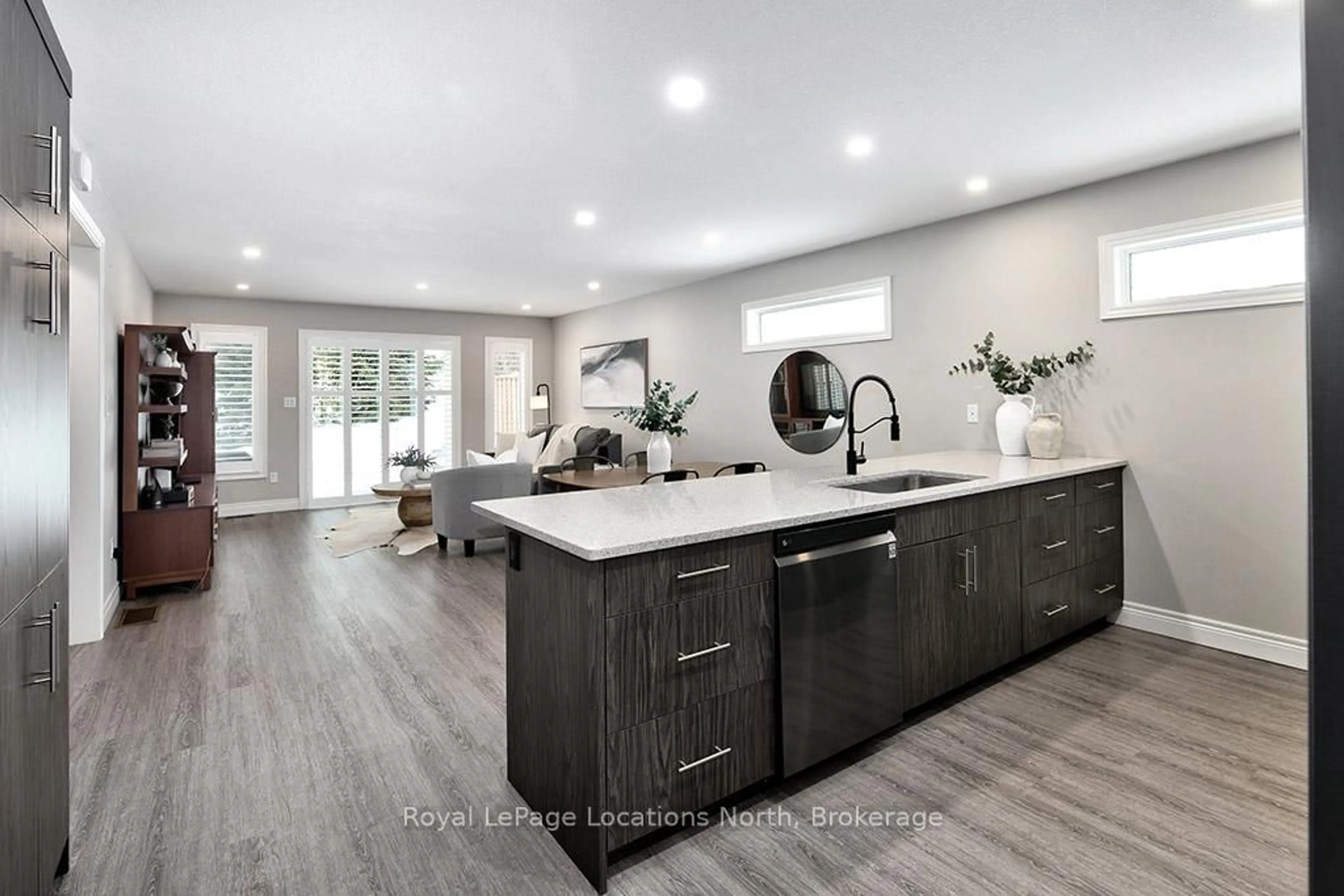 Open concept kitchen, unknown for 17 Elgin St, Blue Mountains Ontario N0H 2P0