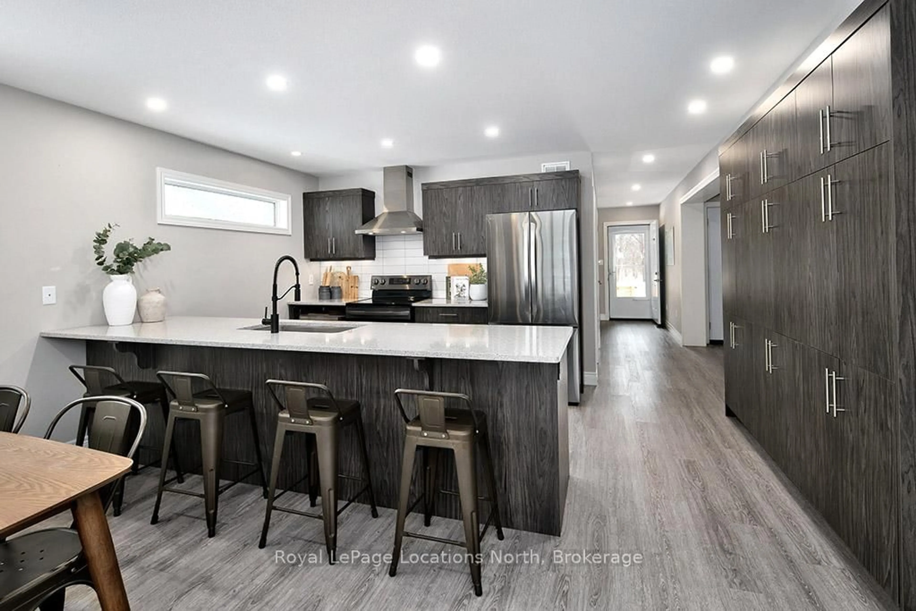 Open concept kitchen, unknown for 17 Elgin St, Blue Mountains Ontario N0H 2P0