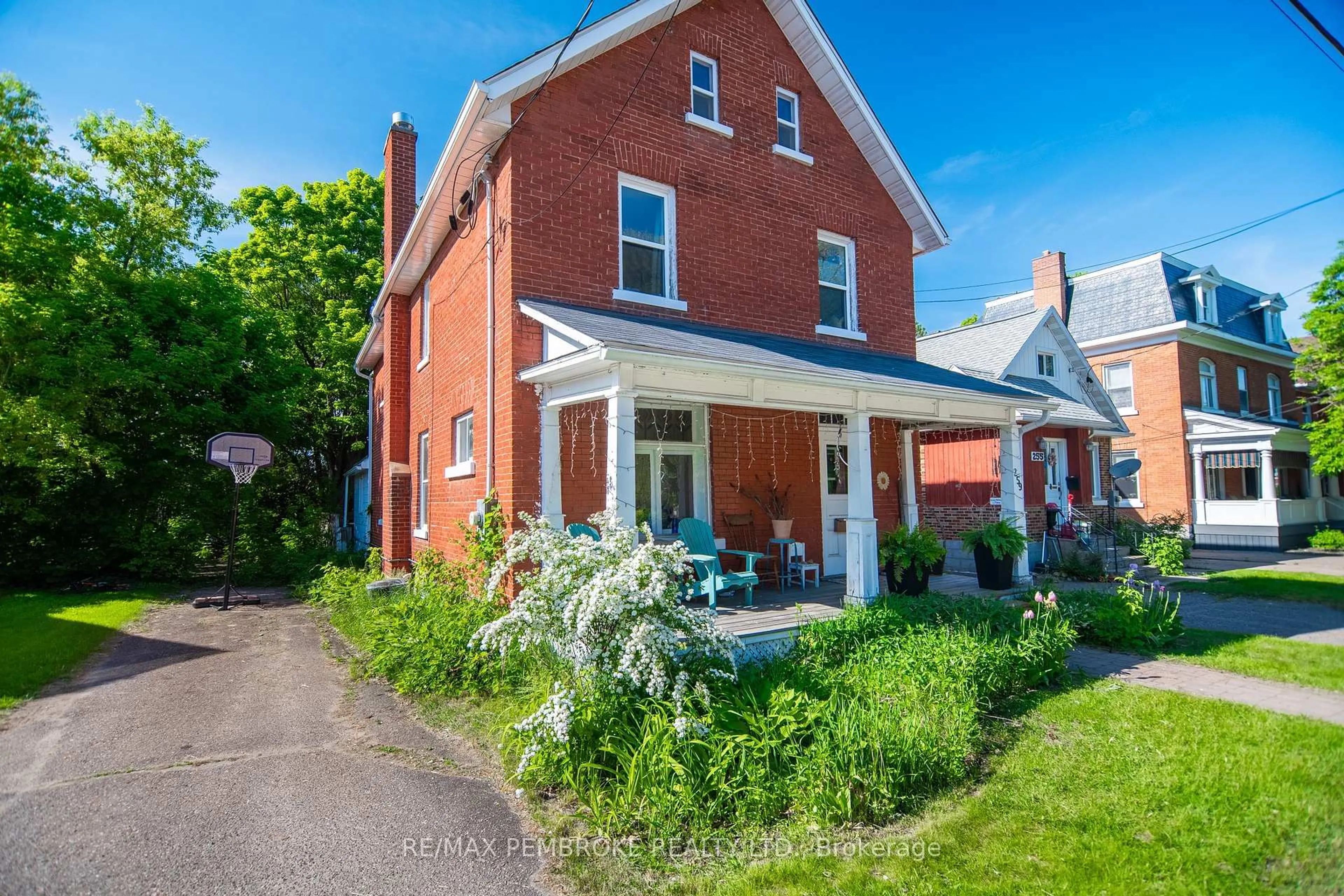 Home with brick exterior material, street for 259 Isabella St, Pembroke Ontario K8A 5T1