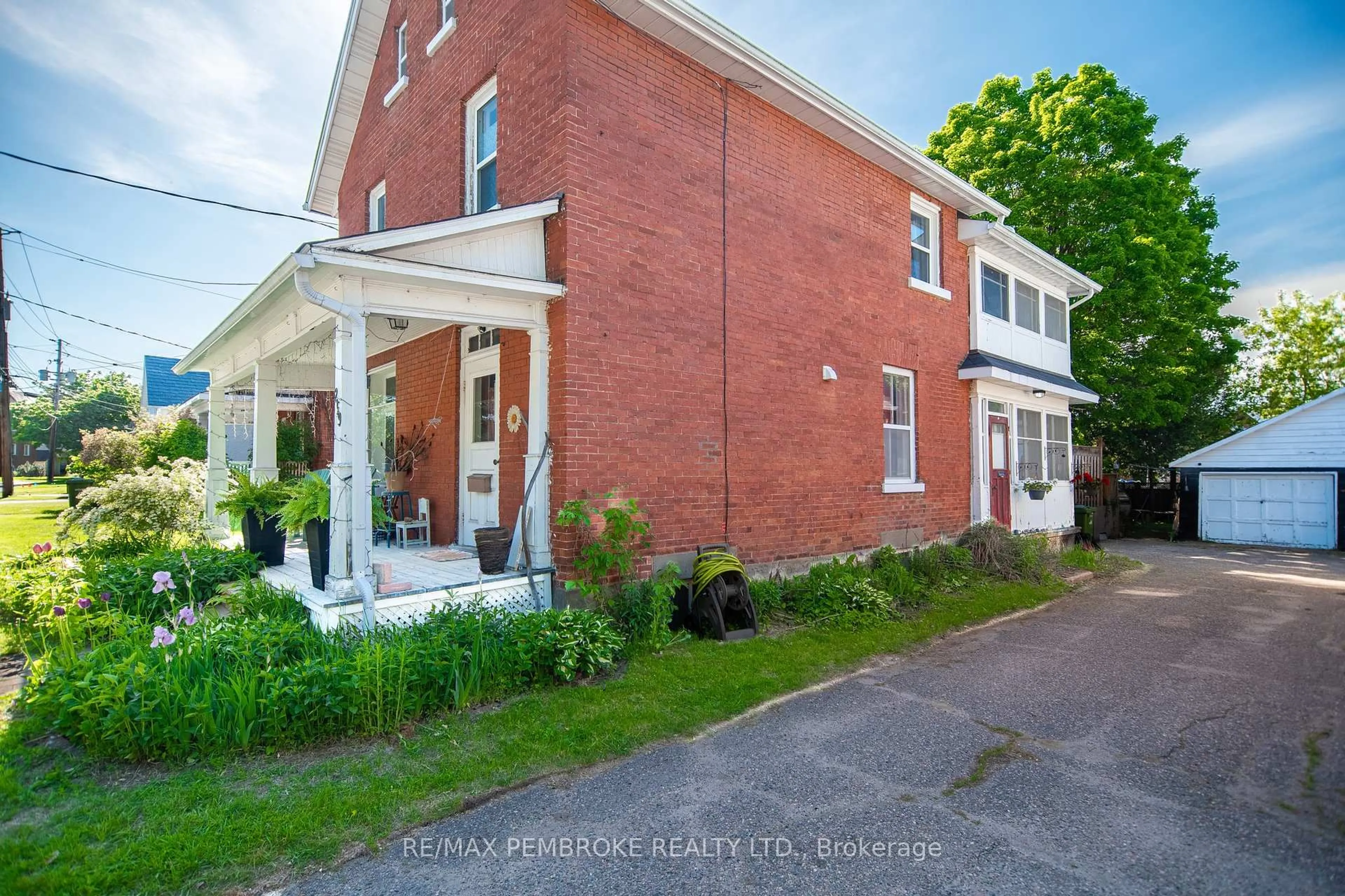Home with brick exterior material, street for 259 Isabella St, Pembroke Ontario K8A 5T1