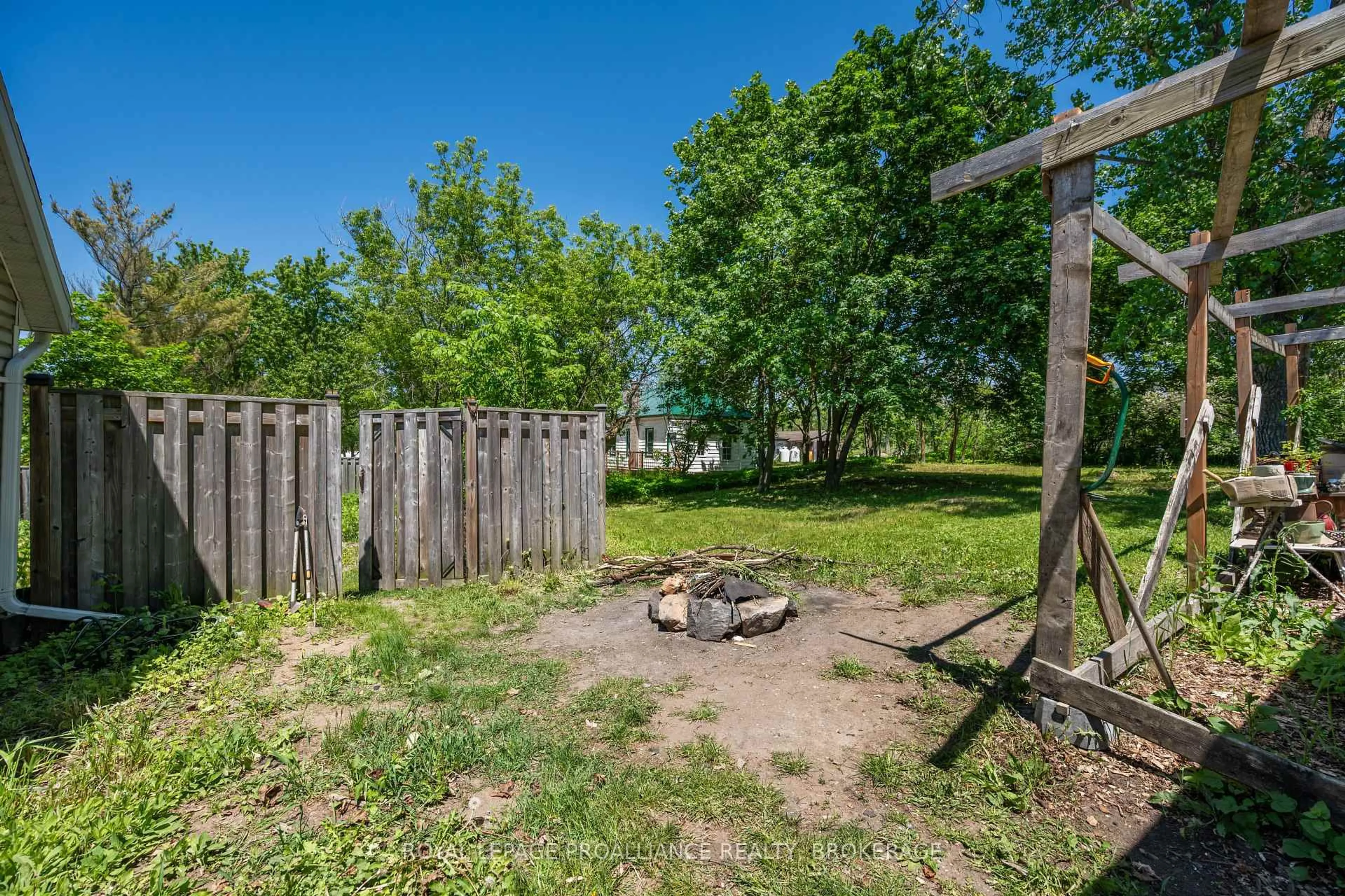 Patio, unknown for 3734 Battersea Rd, Inverary Ontario K0H 1X0
