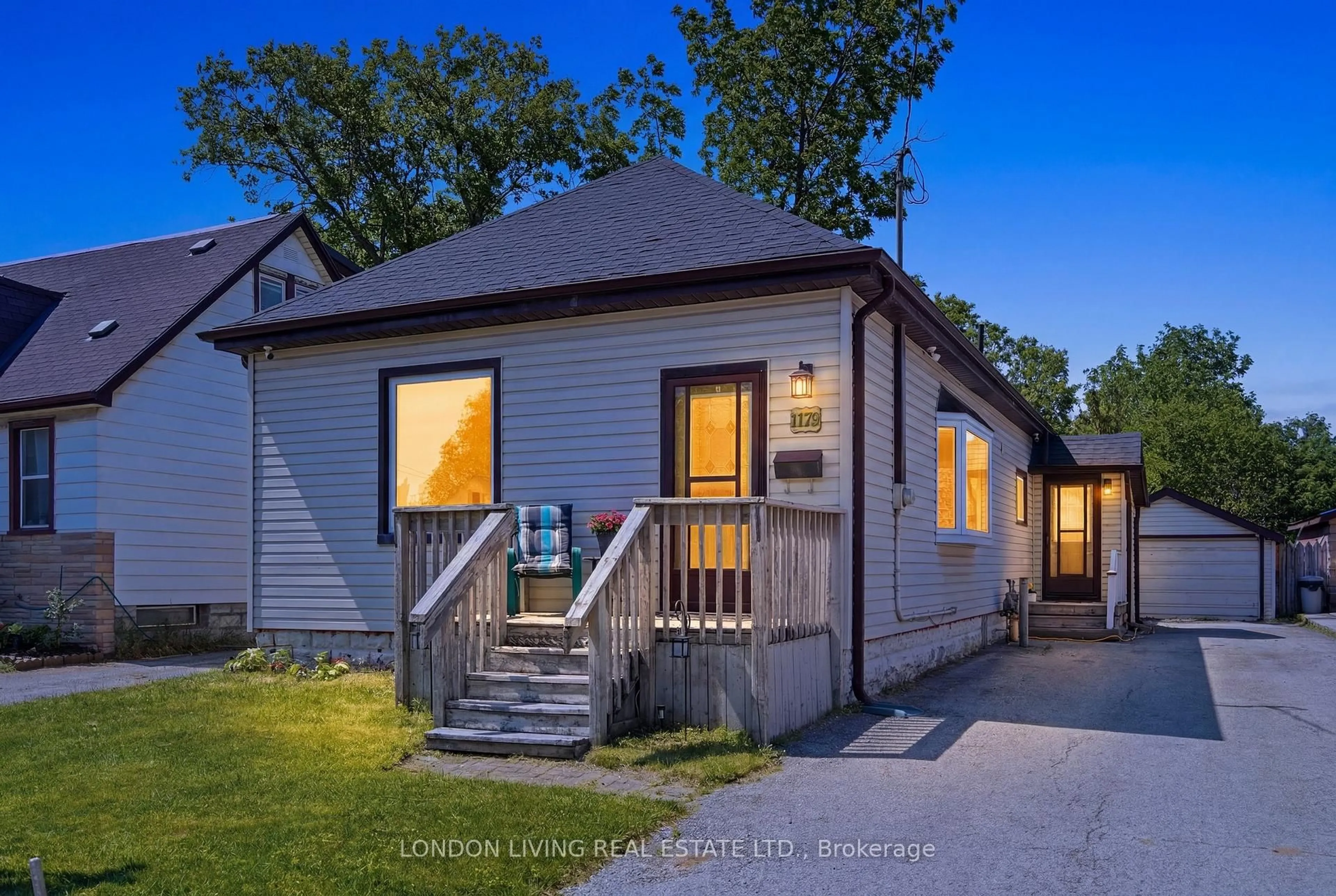 Home with vinyl exterior material, street for 1176 Florence St, London East Ontario N5W 2N1