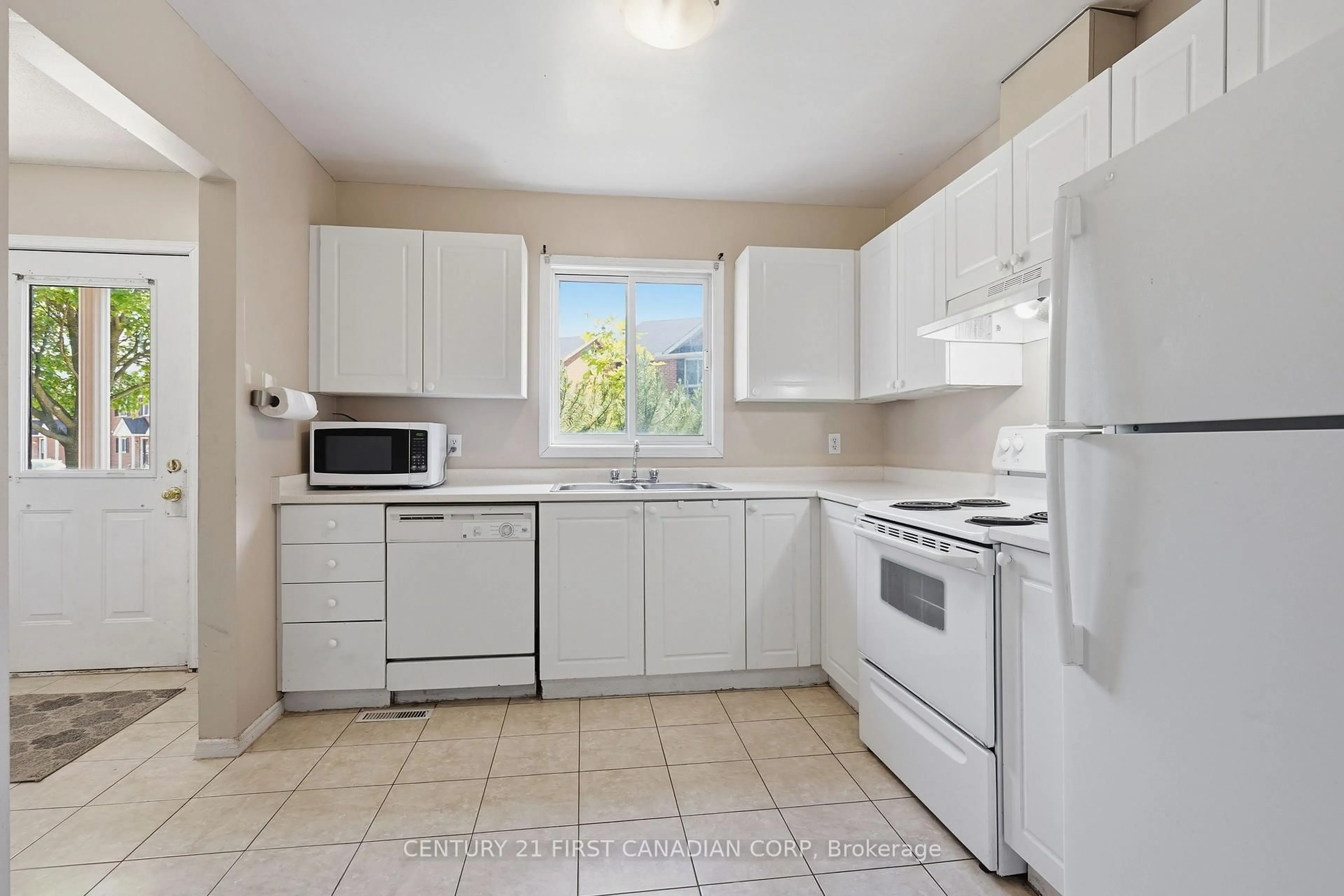 Standard kitchen, unknown for 190 Fleming Dr #25, London East Ontario N5V 5B8