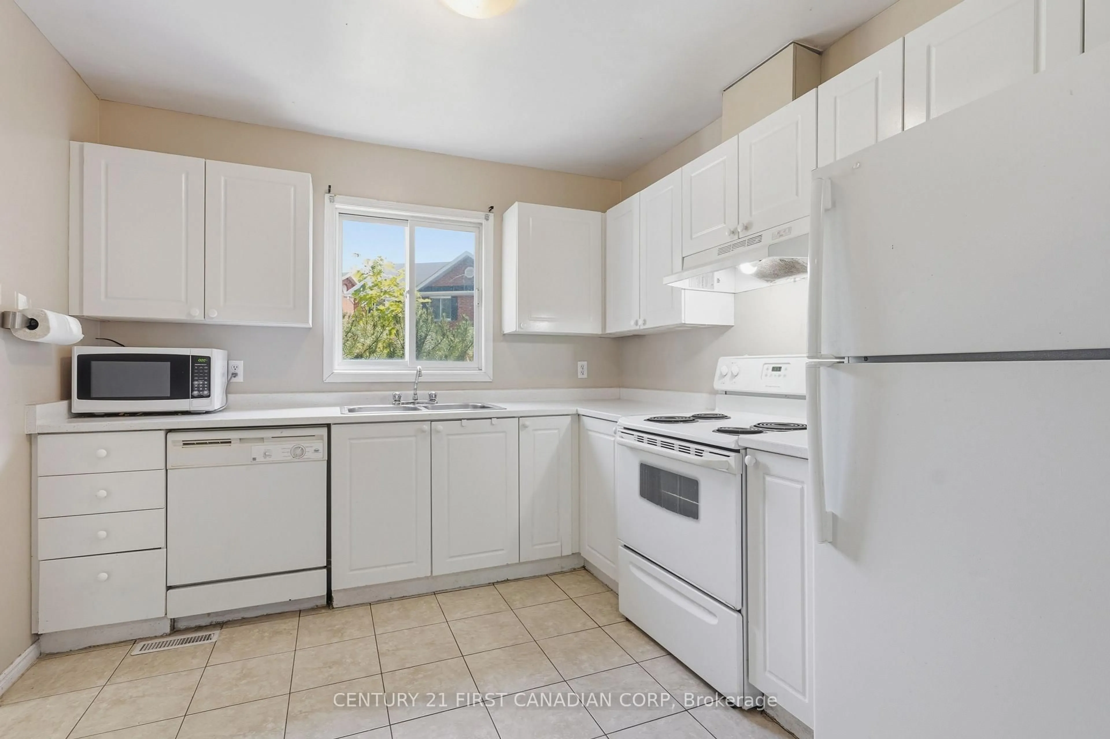 Standard kitchen, unknown for 190 Fleming Dr #25, London East Ontario N5V 5B8