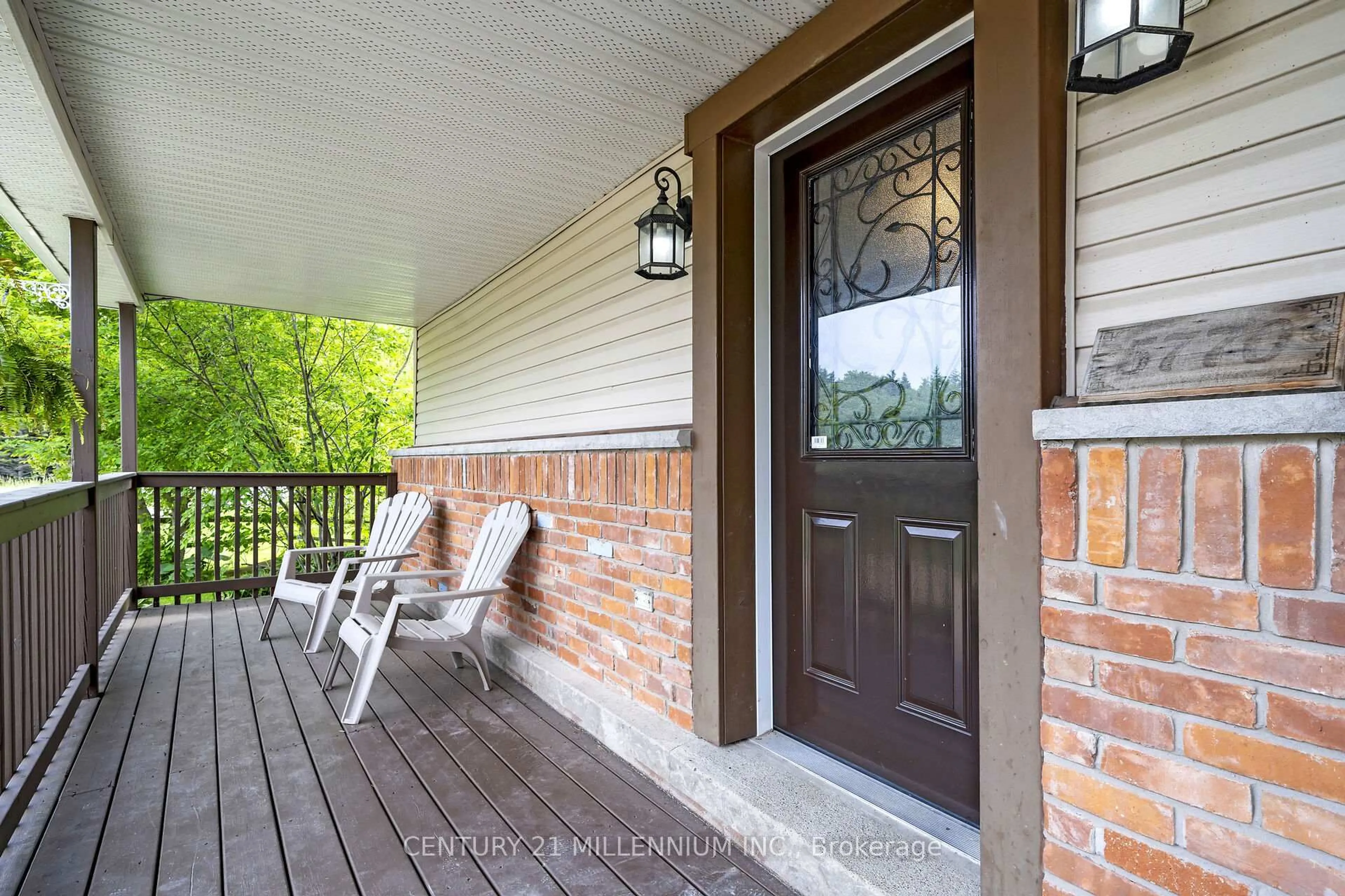 Indoor entryway for 5770 Trafalgar Rd, Erin Ontario N0B 1Z0