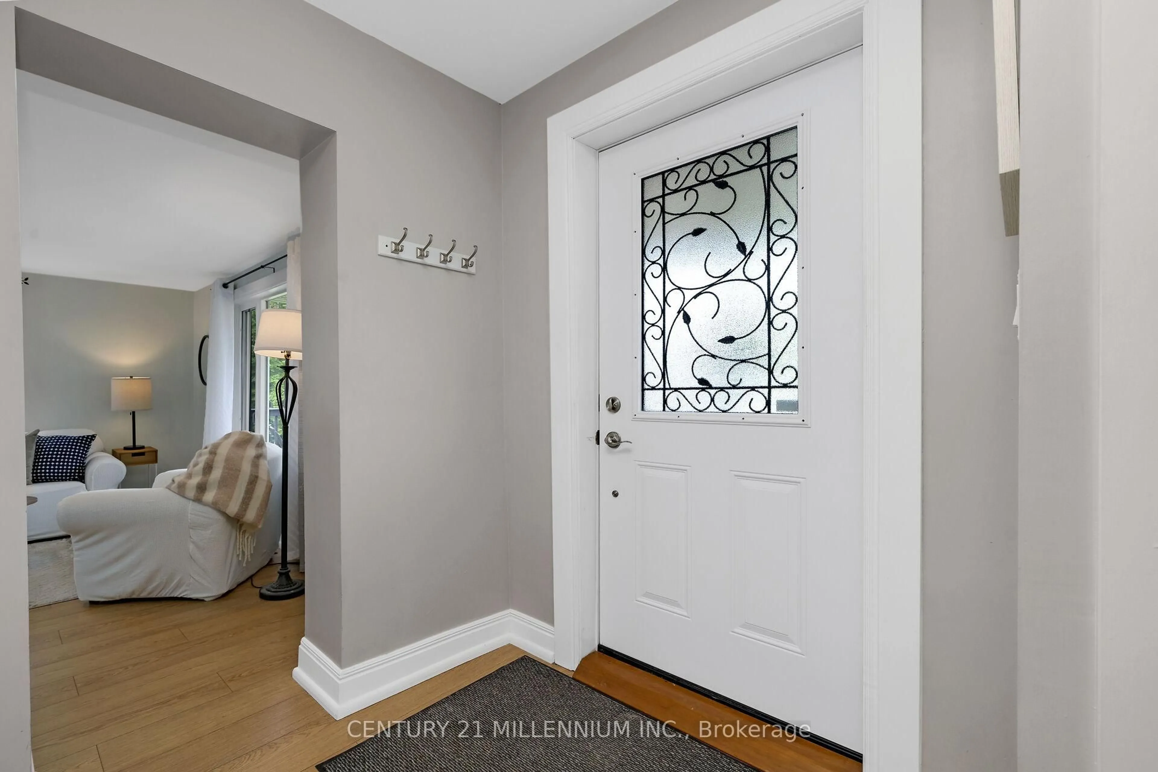 Indoor entryway for 5770 Trafalgar Rd, Erin Ontario N0B 1Z0