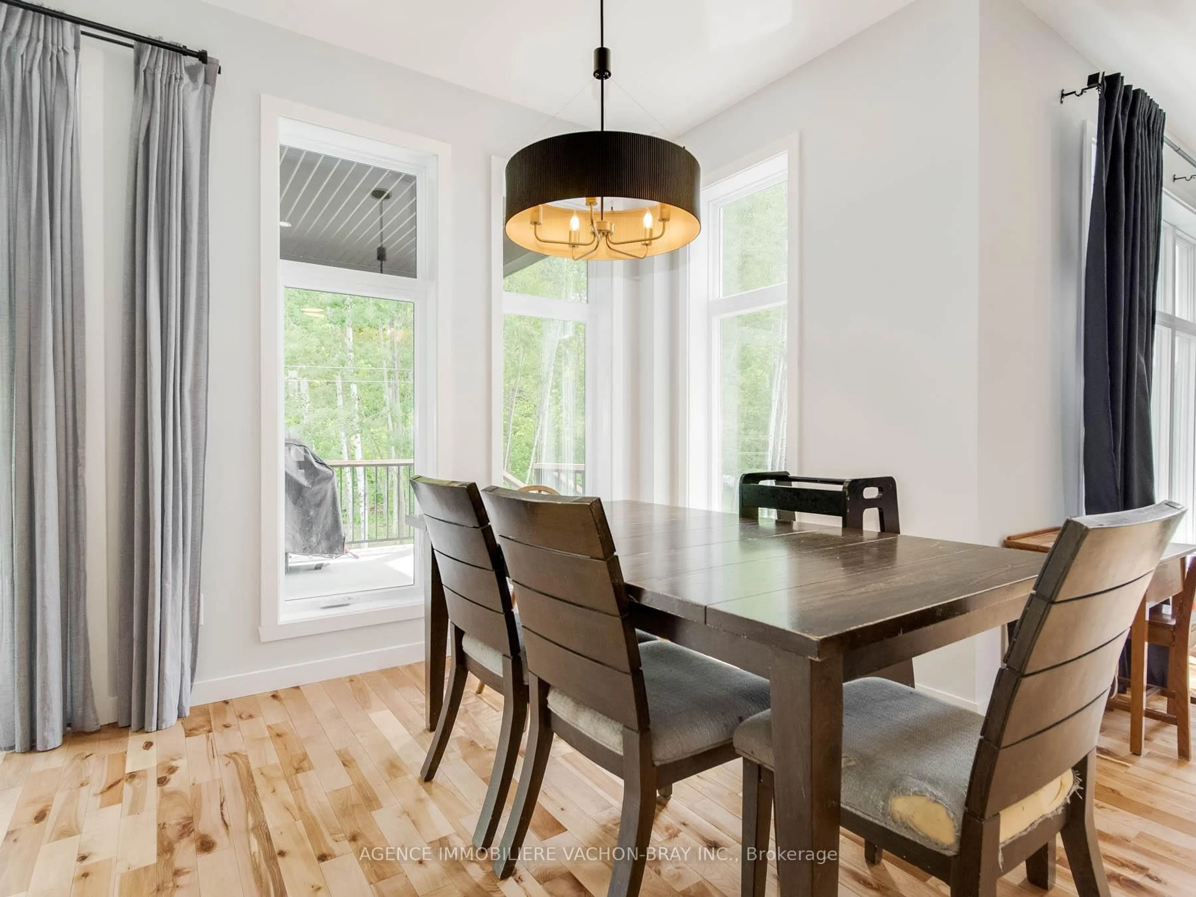Dining room, wood/laminate floor for 3814 Lakeside Dr, South Glengarry Ontario K0C 1Z0