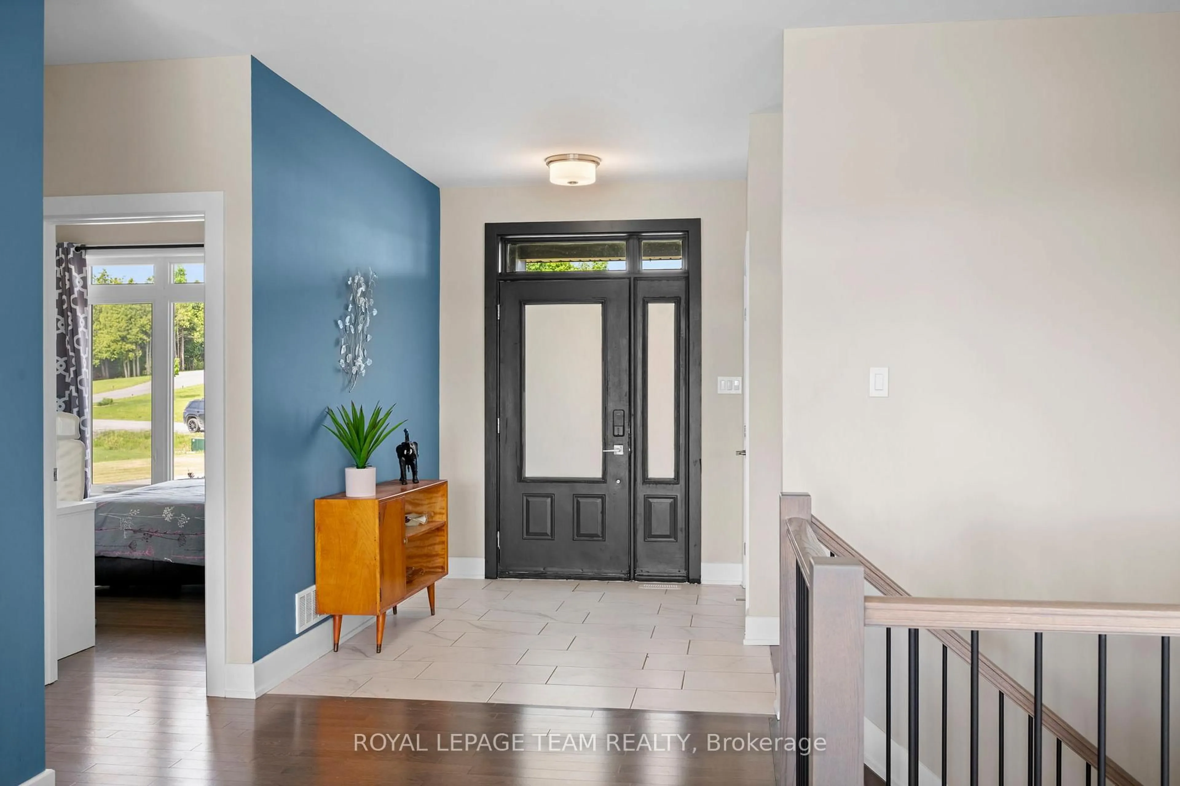 Indoor entryway for 381 Johnny Porter Dr, Ashton Ontario K0A 1B0