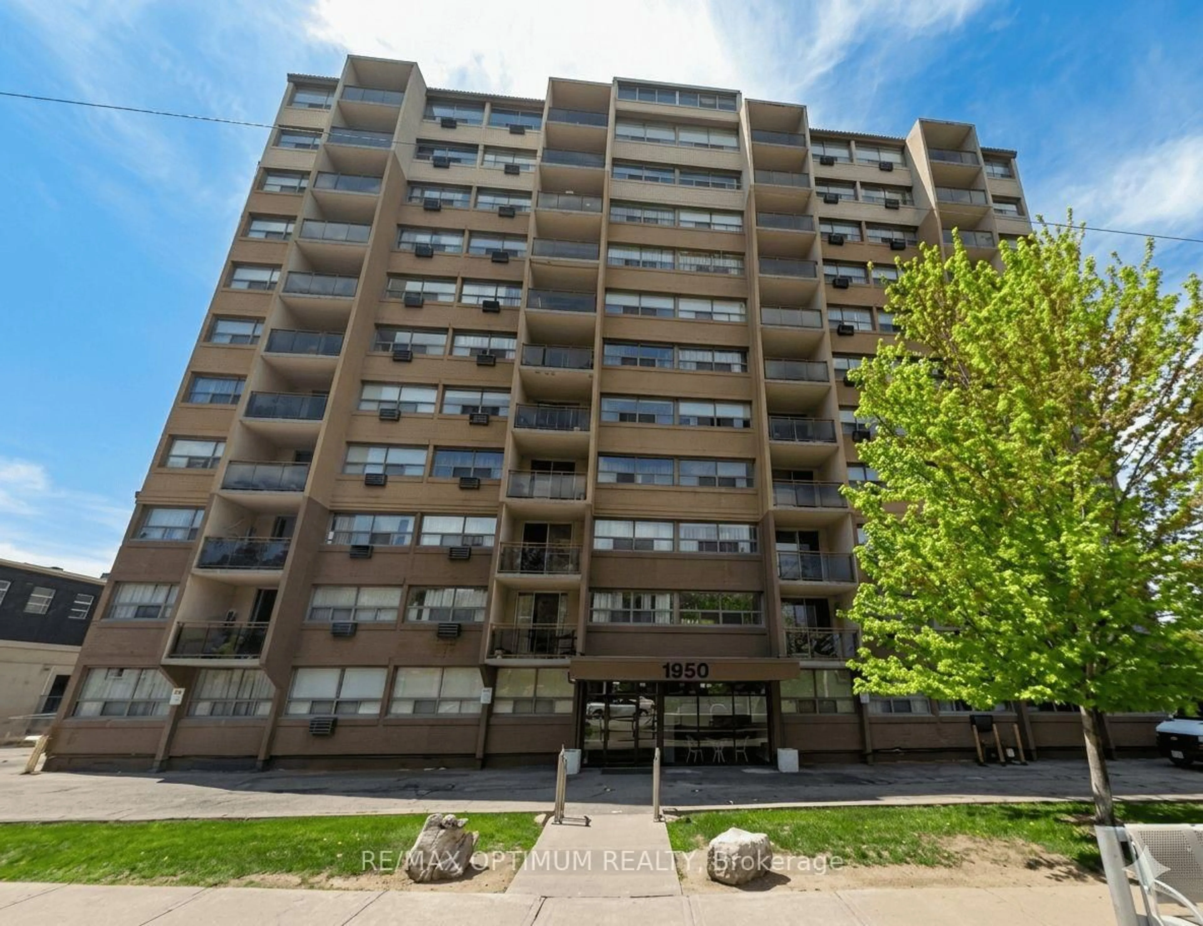 Unknown for 1950 Main St #705, Hamilton Ontario L8S 4M9