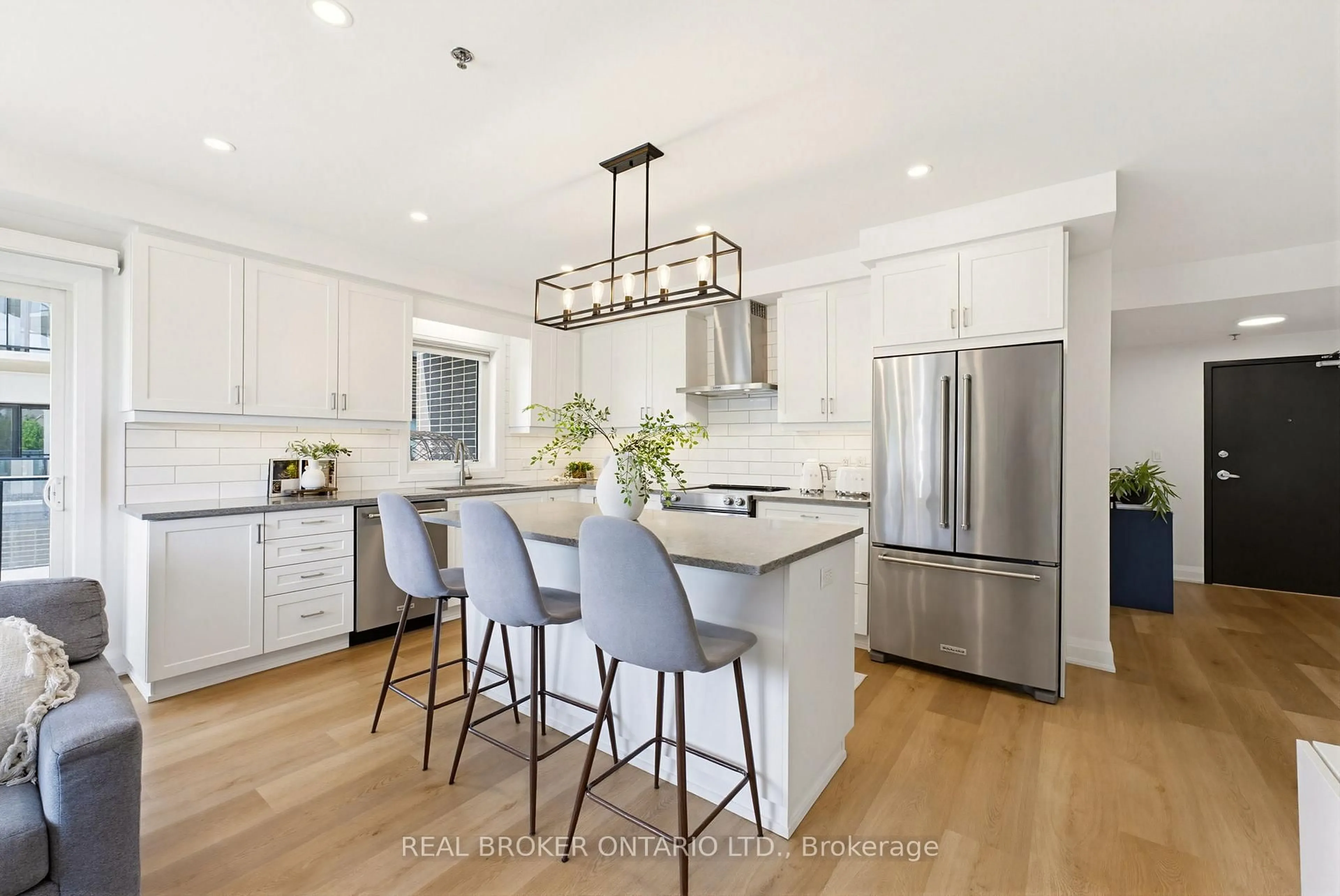 Open concept kitchen, unknown for 247 Grey Silo Rd #102, Waterloo Ontario N2K 0G7