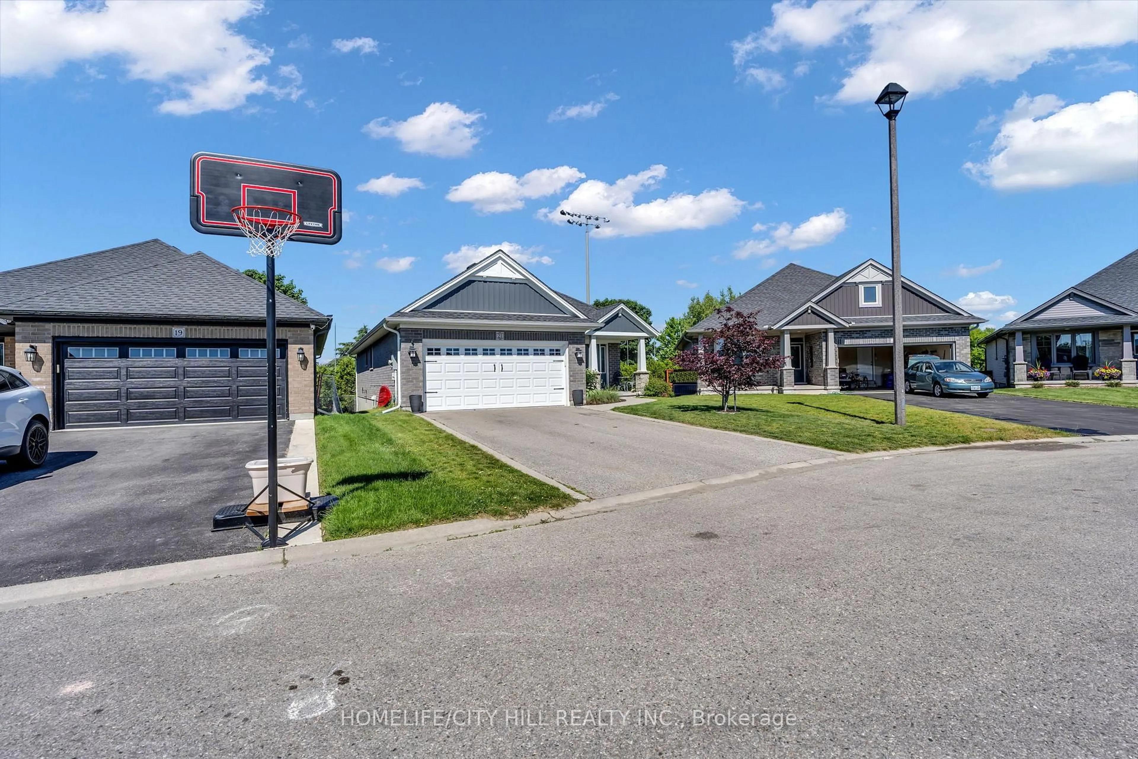 A pic from outside/outdoor area/front of a property/back of a property/a pic from drone, street for 21 Nancy Crt, Tillsonburg Ontario N4G 0G3