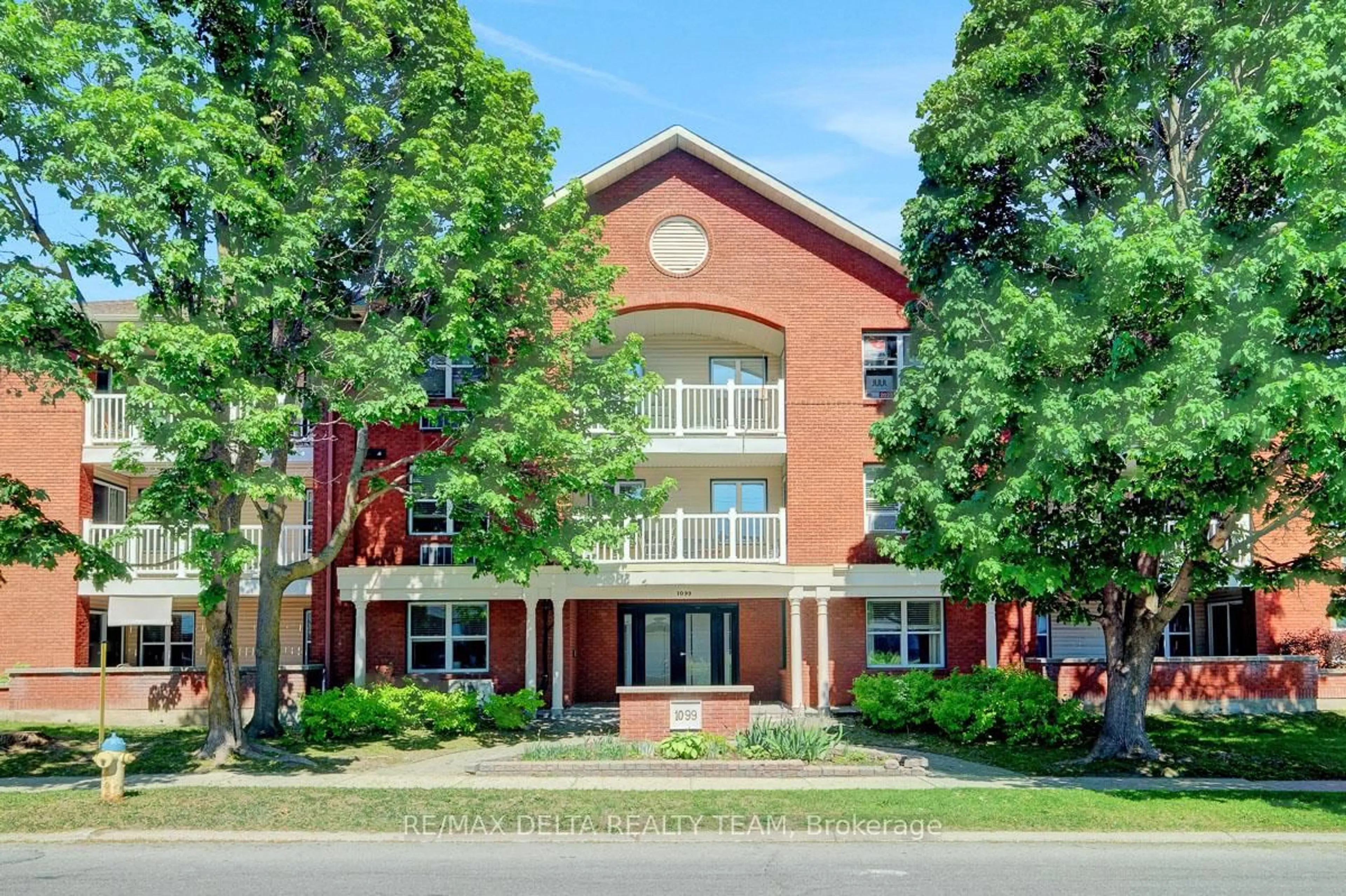Home with brick exterior material, building for 1099 Cadboro Rd #107, Ottawa Ontario K1J 9K4