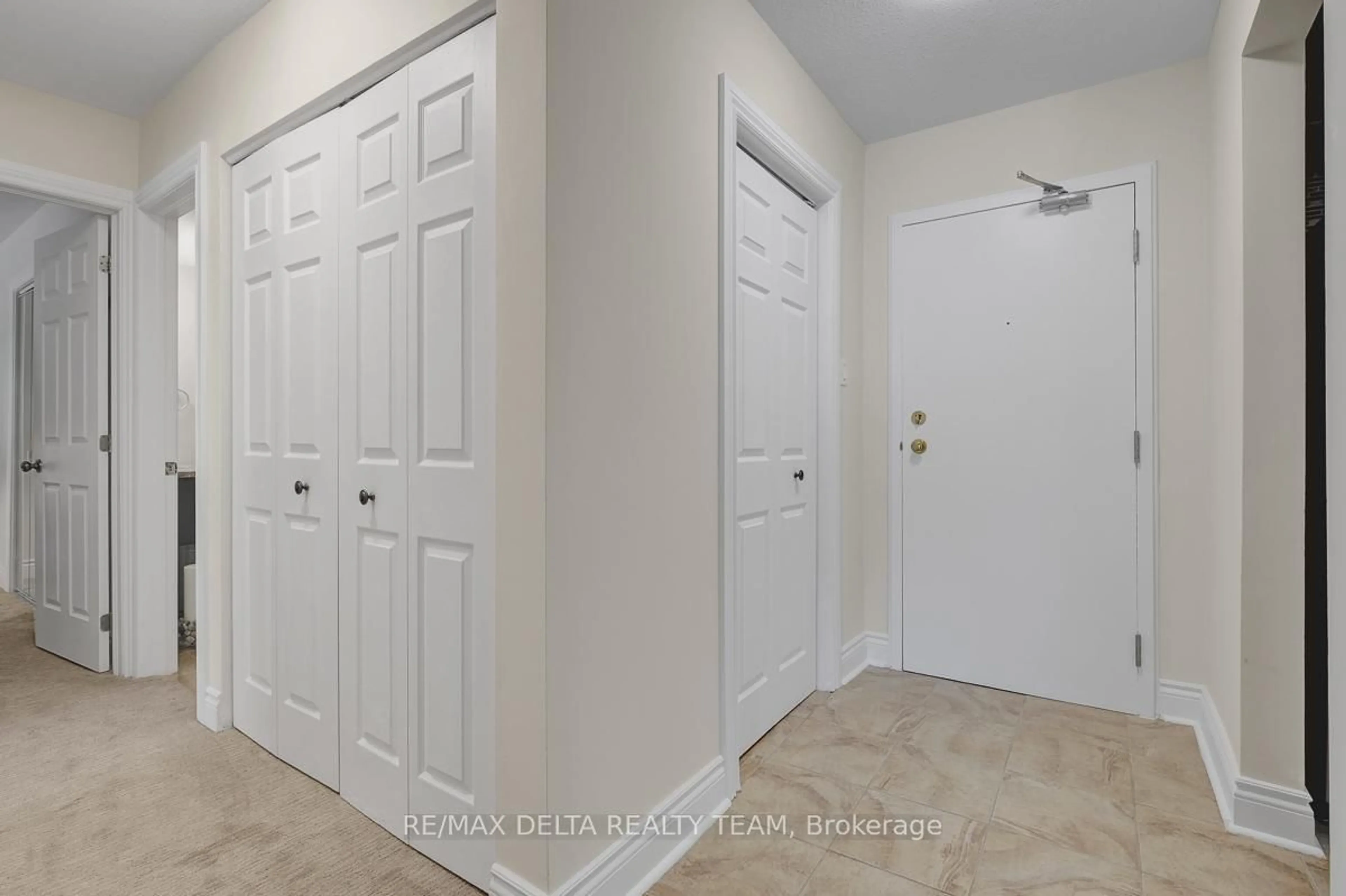 Indoor entryway for 1099 Cadboro Rd #107, Ottawa Ontario K1J 9K4