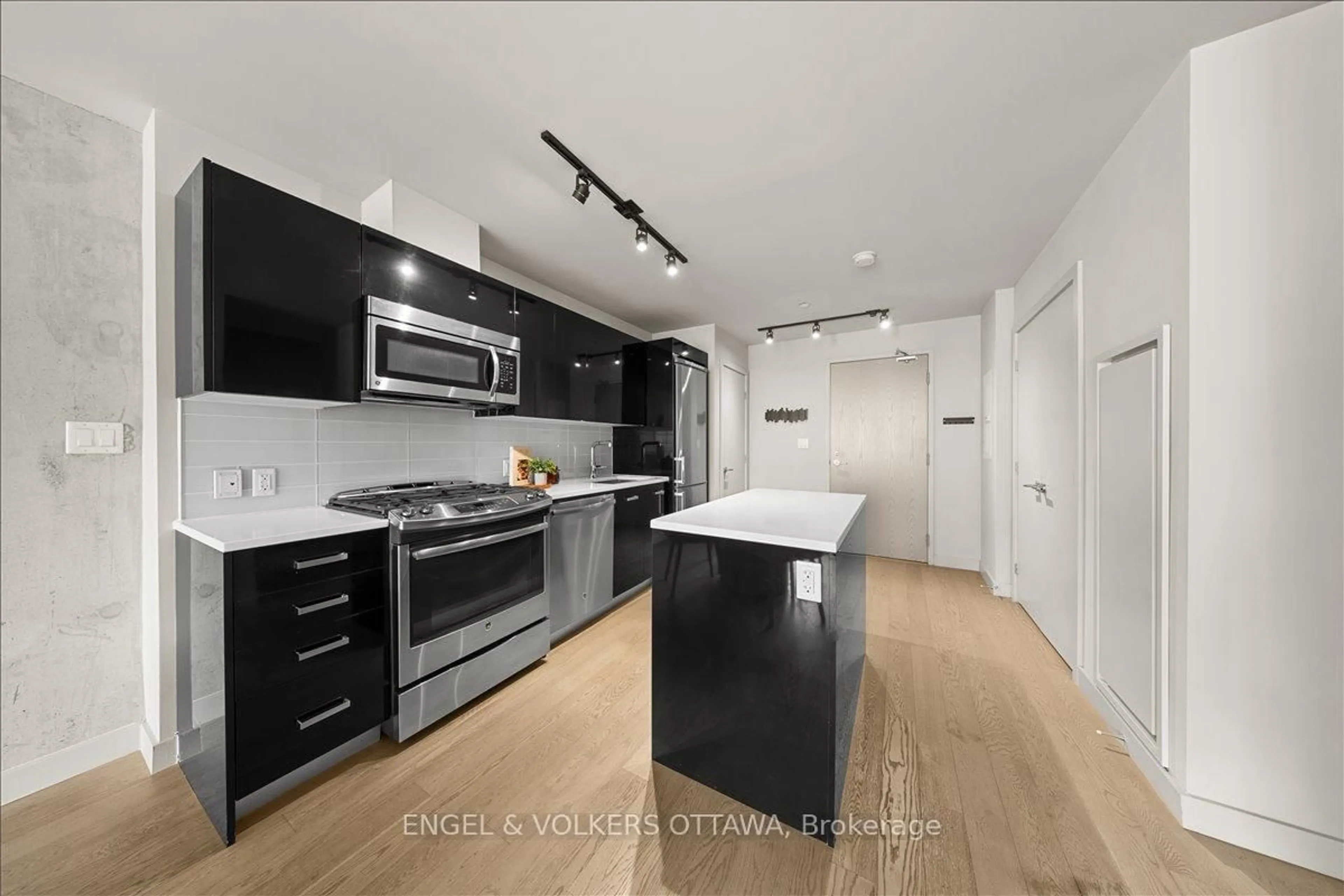 Unknown for 224 Lyon St #1612, Ottawa Ontario K1R 0C1