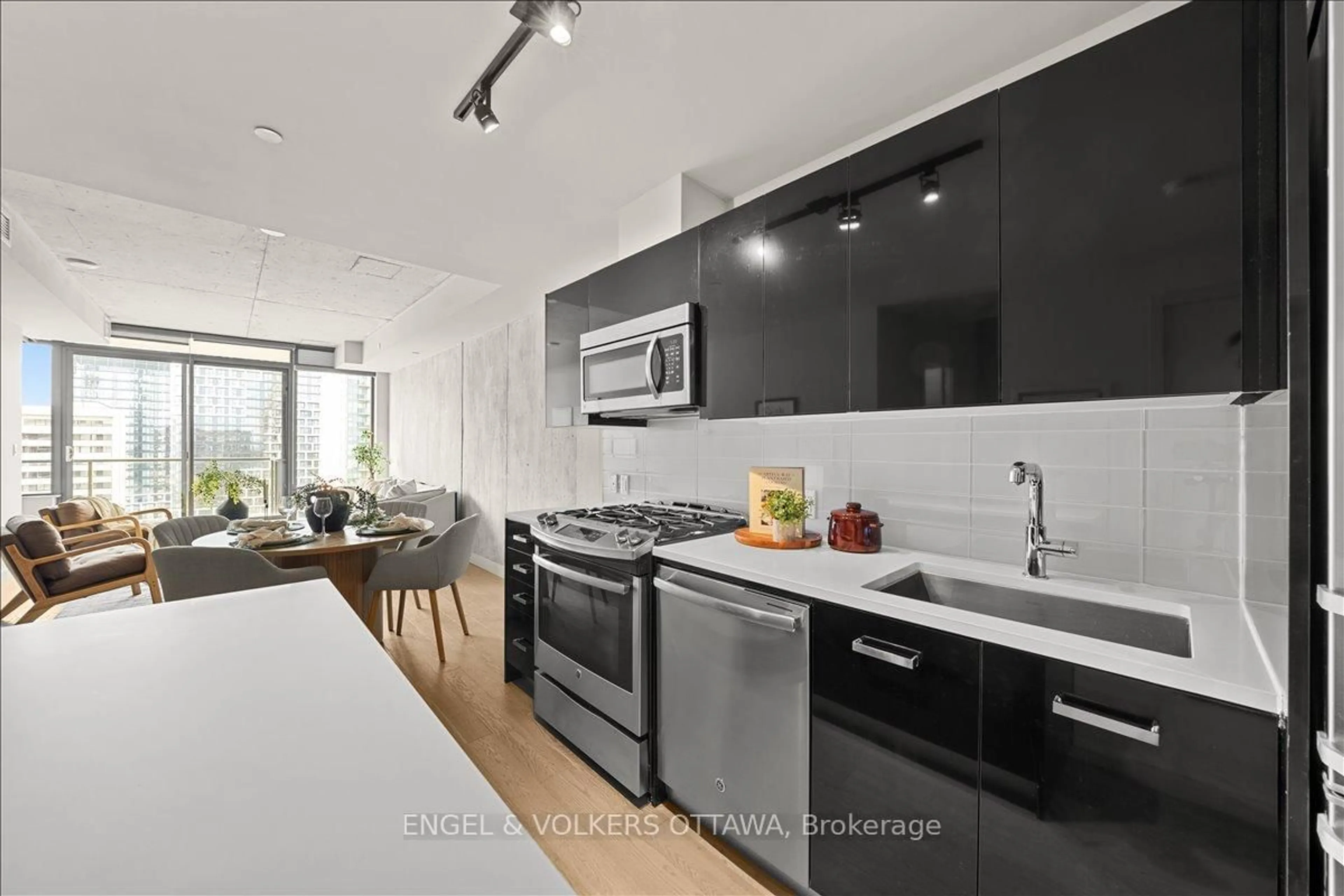 Unknown for 224 Lyon St #1612, Ottawa Ontario K1R 0C1
