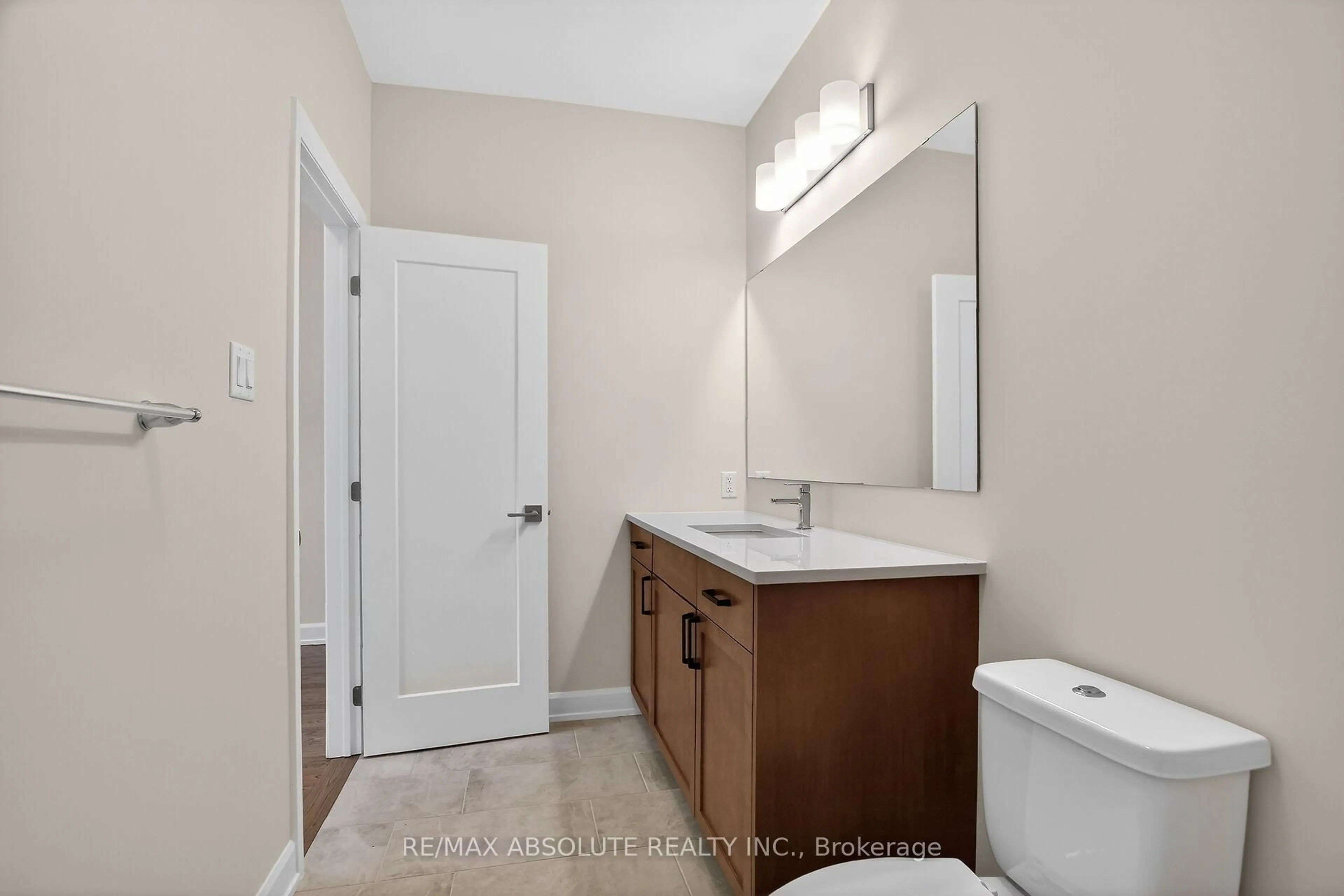 Standard bathroom, unknown for 379 Equinelle Dr, North Grenville Ontario K0G 1J0