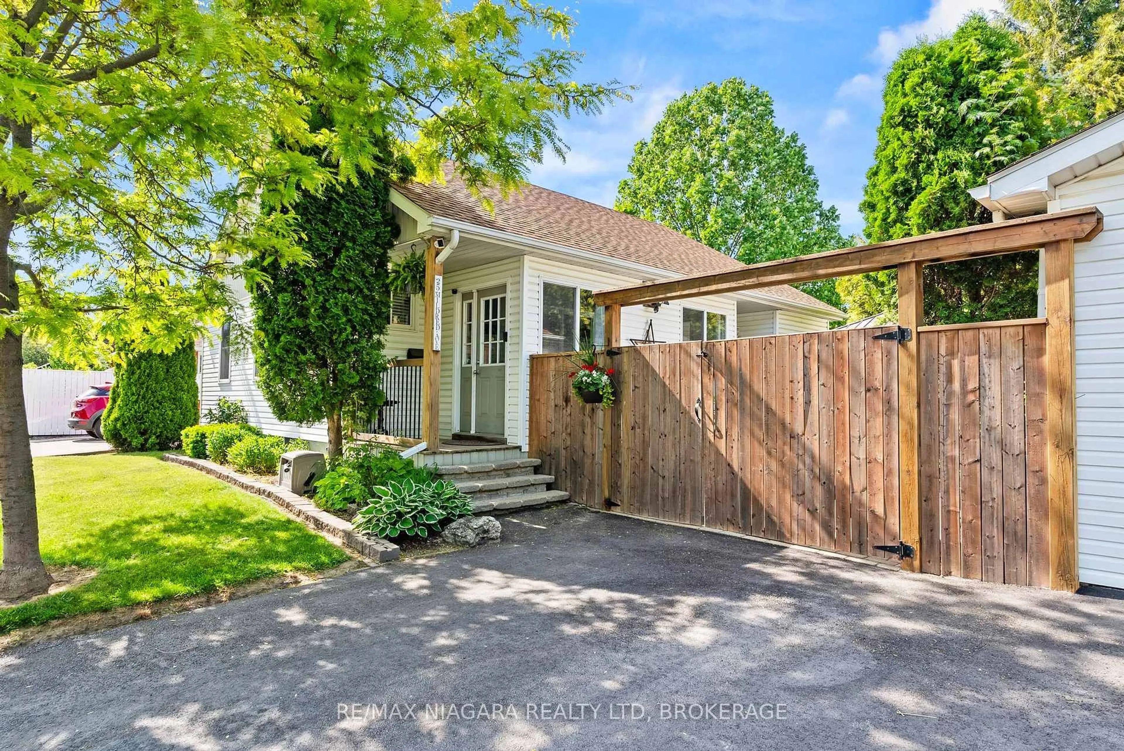 Unknown for 25 MILDRED Ave, St. Catharines Ontario L2R 6J2