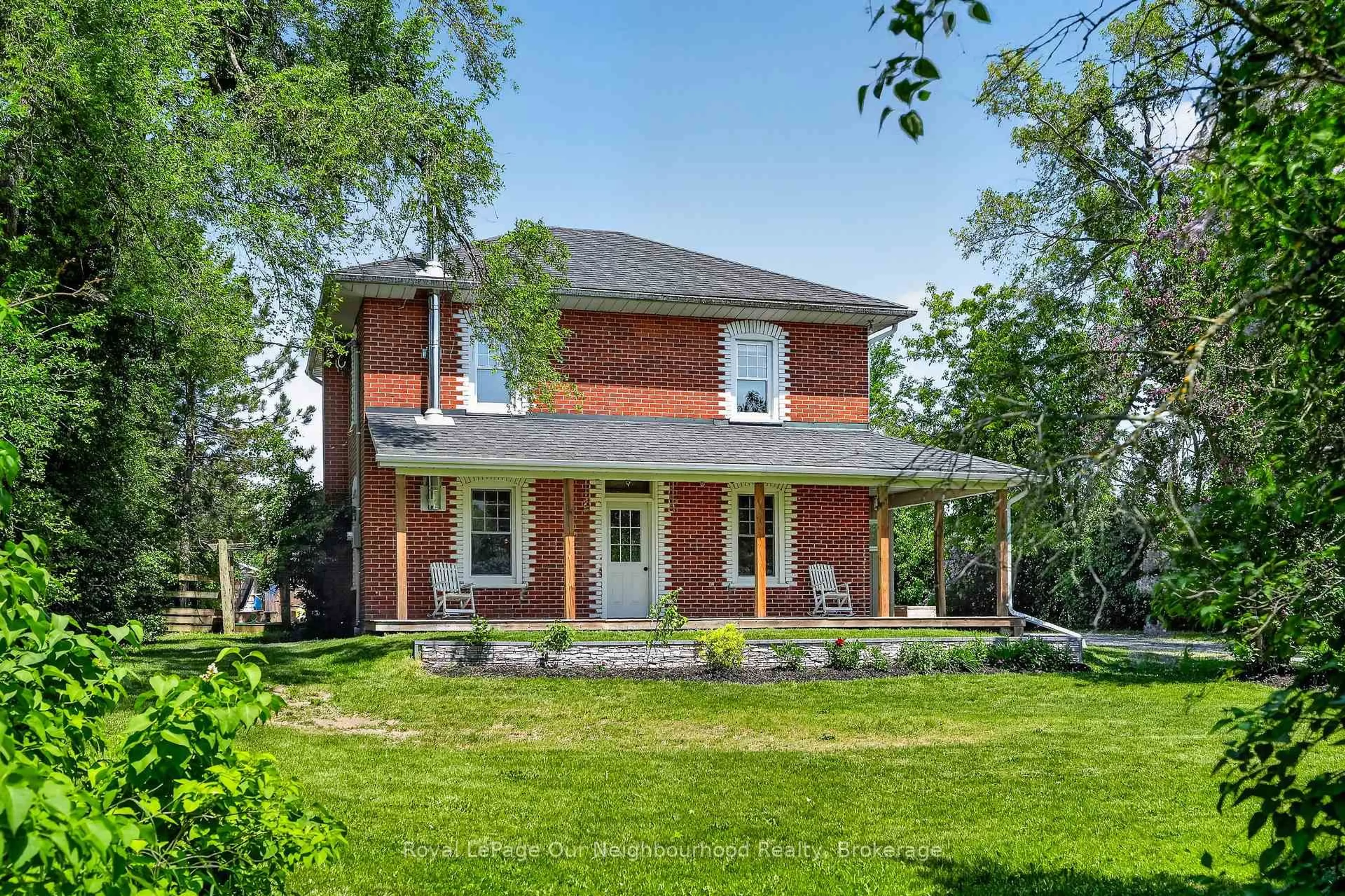 Home with brick exterior material, building for 1702 12th Line, Selwyn Ontario K0L 2H0