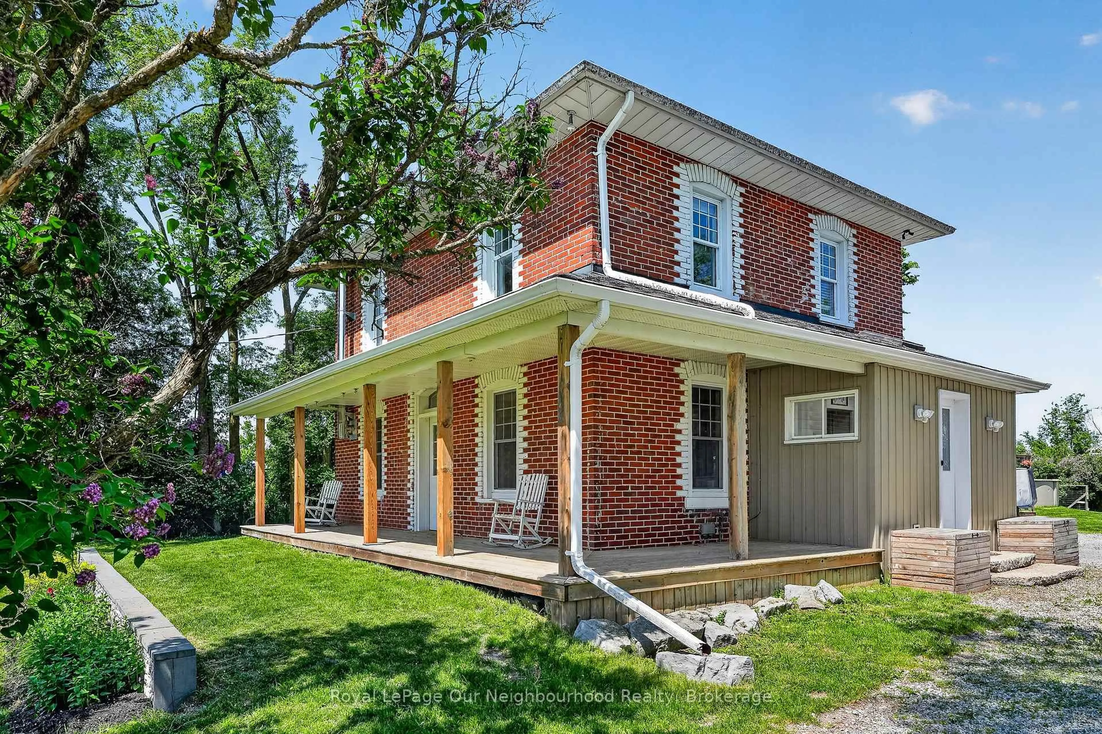 Home with brick exterior material, building for 1702 12th Line, Selwyn Ontario K0L 2H0