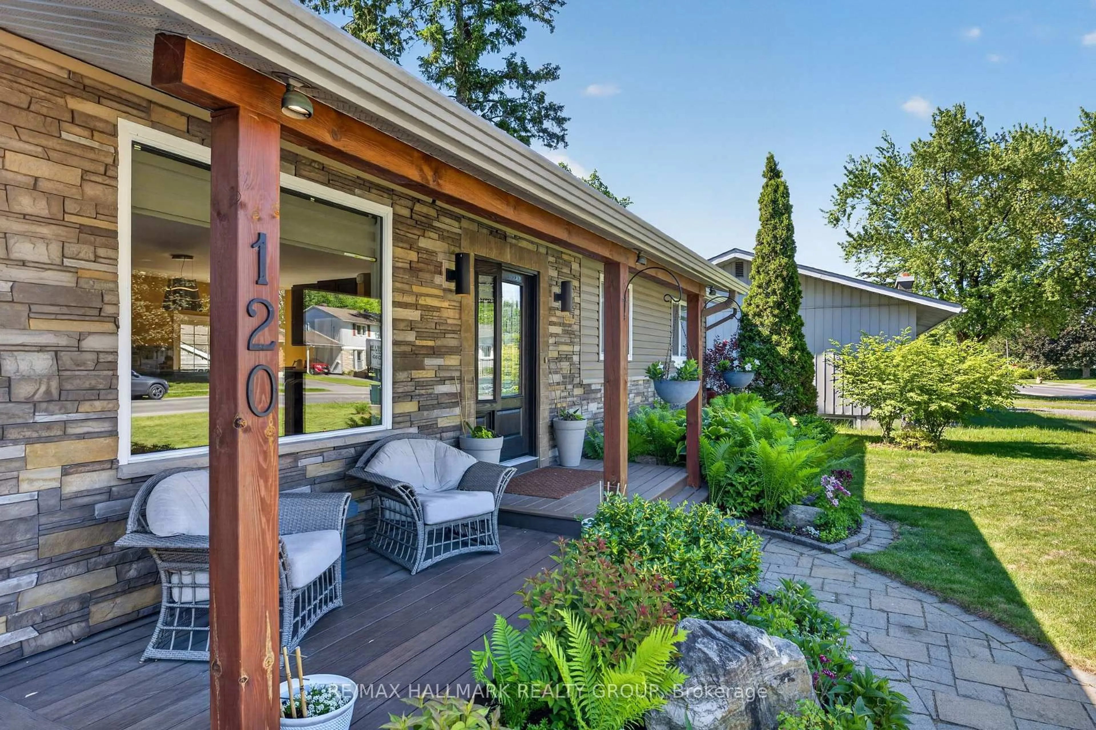 Patio, water/lake/river/ocean view for 120 ABBEYHILL Dr, Ottawa Ontario K2L 1H2