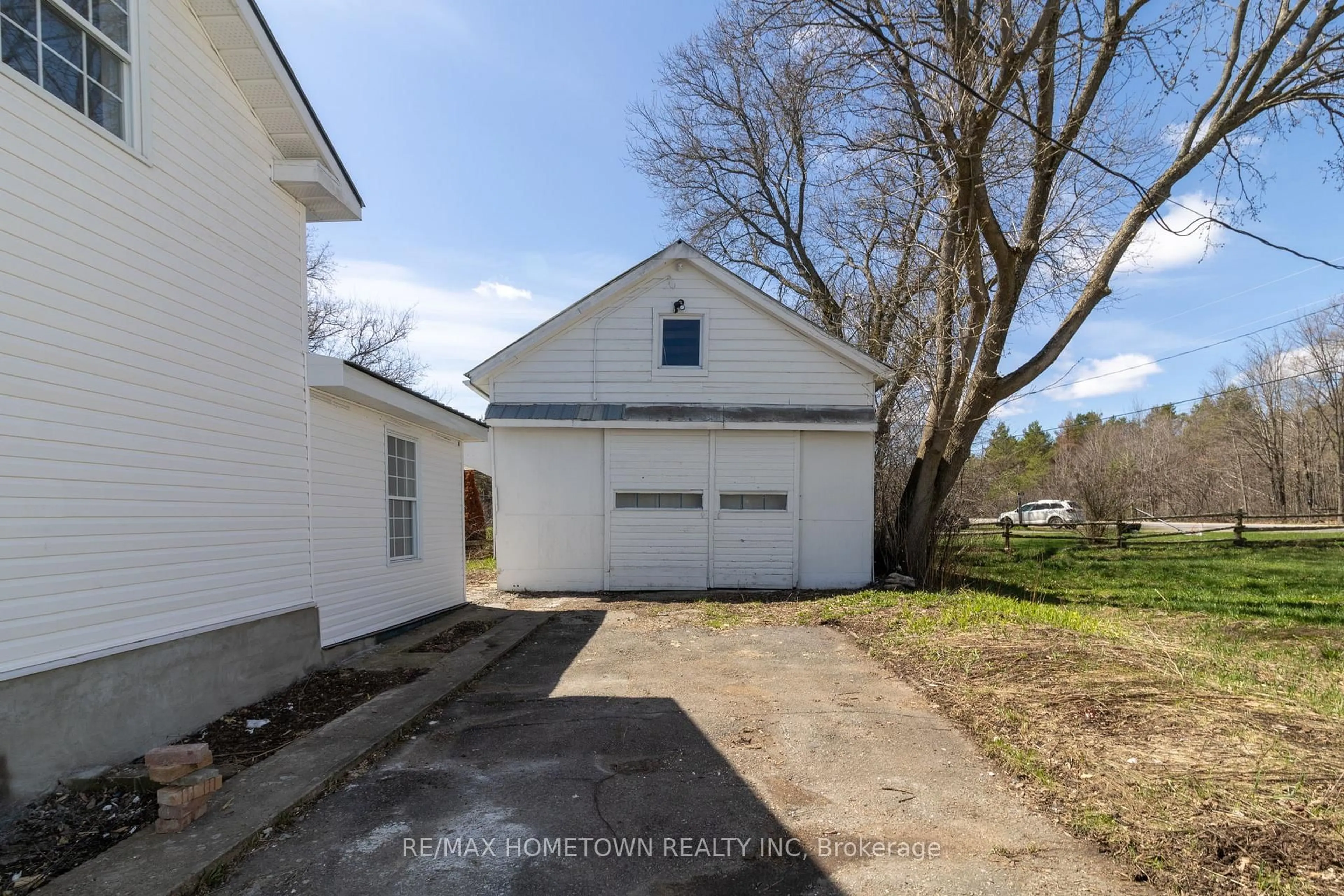 A pic from outside/outdoor area/front of a property/back of a property/a pic from drone, street for 11445 County Rd 7 Rd, Elizabethtown-Kitley Ontario K0G 1R0