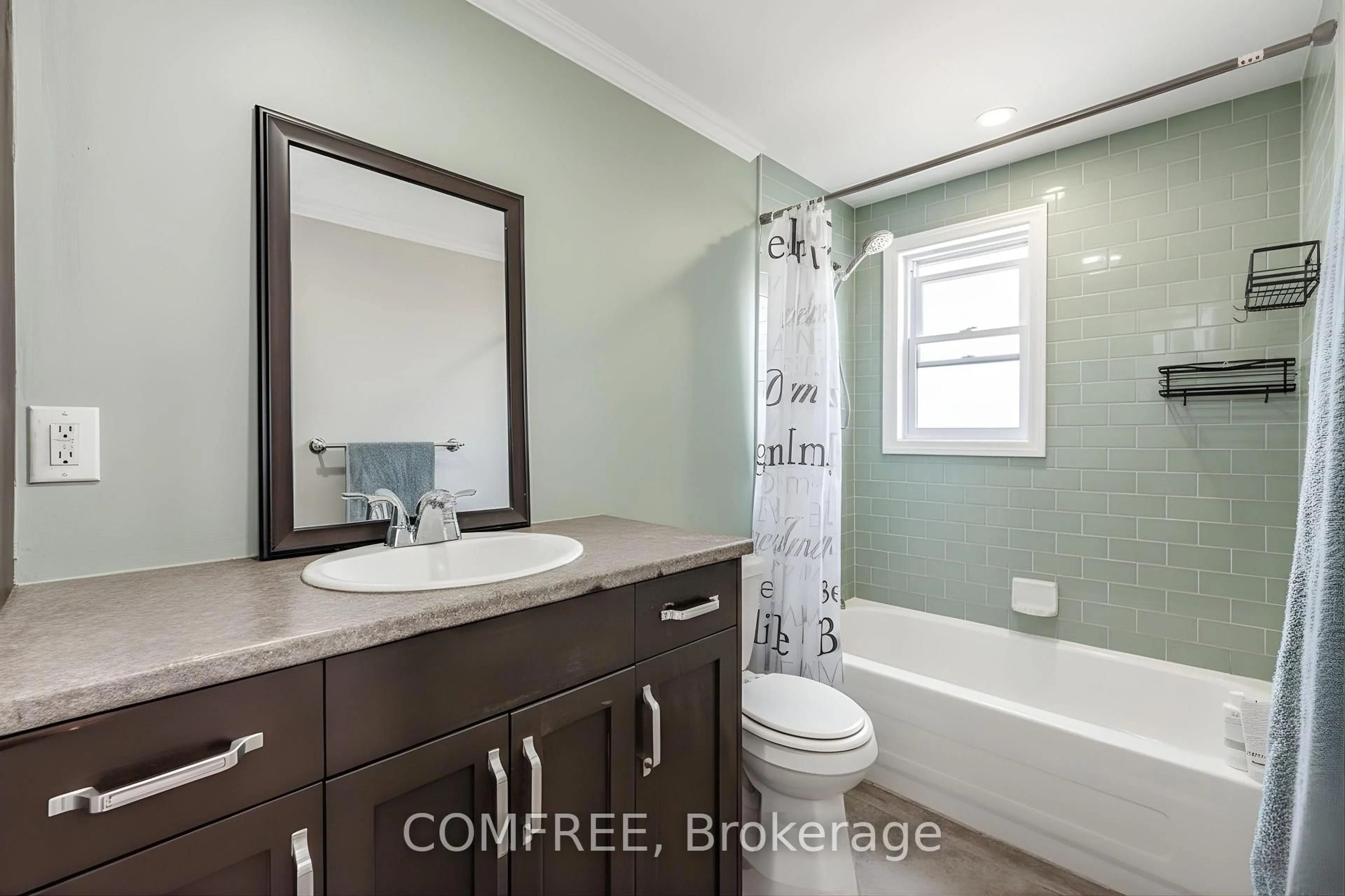 Contemporary bathroom, ceramic/tile floor for 60 Elmsdale Dr #26, Kitchener Ontario N2E 2G4