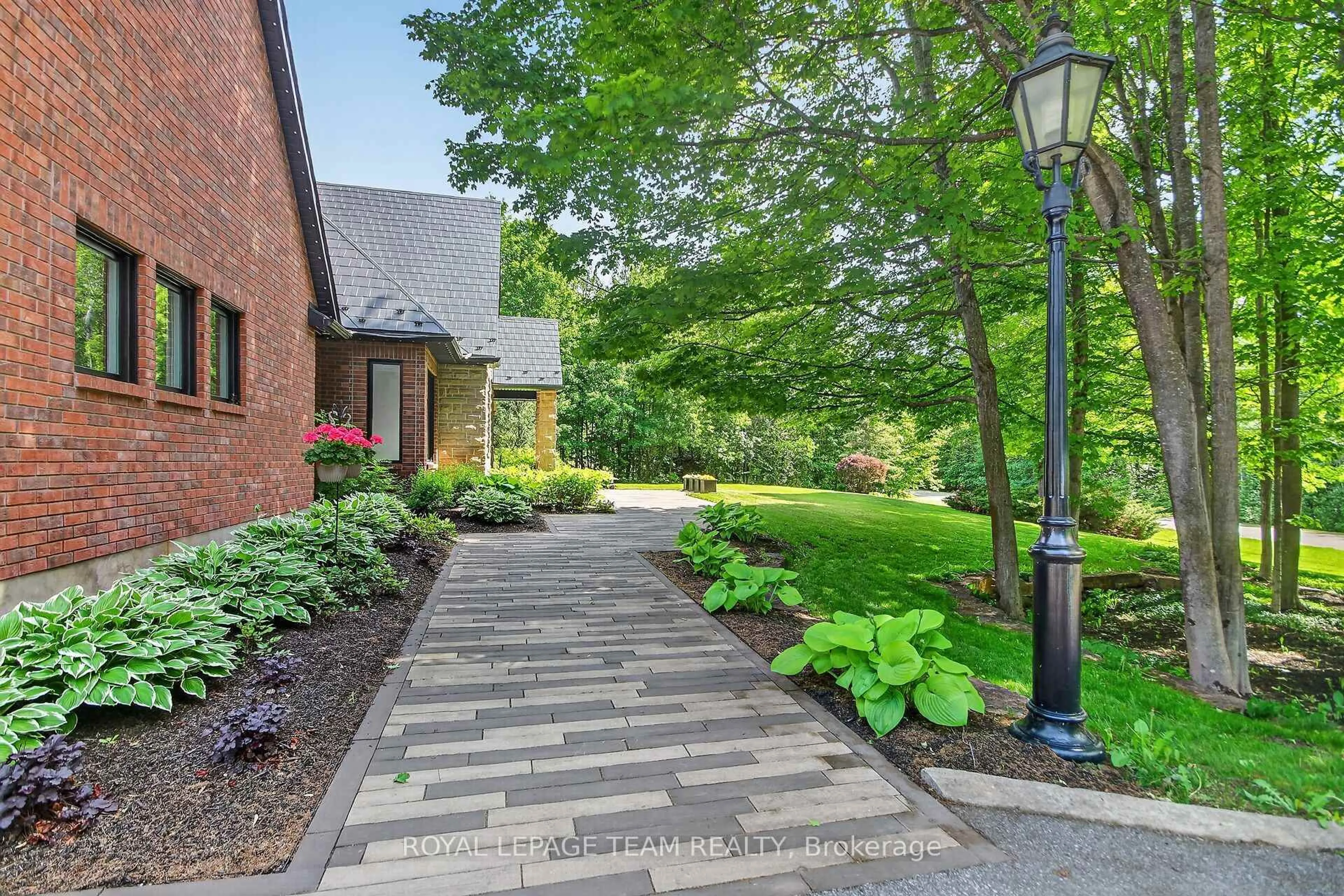 Unknown for 5849 Queenscourt Cres, Ottawa Ontario K4M 1K3