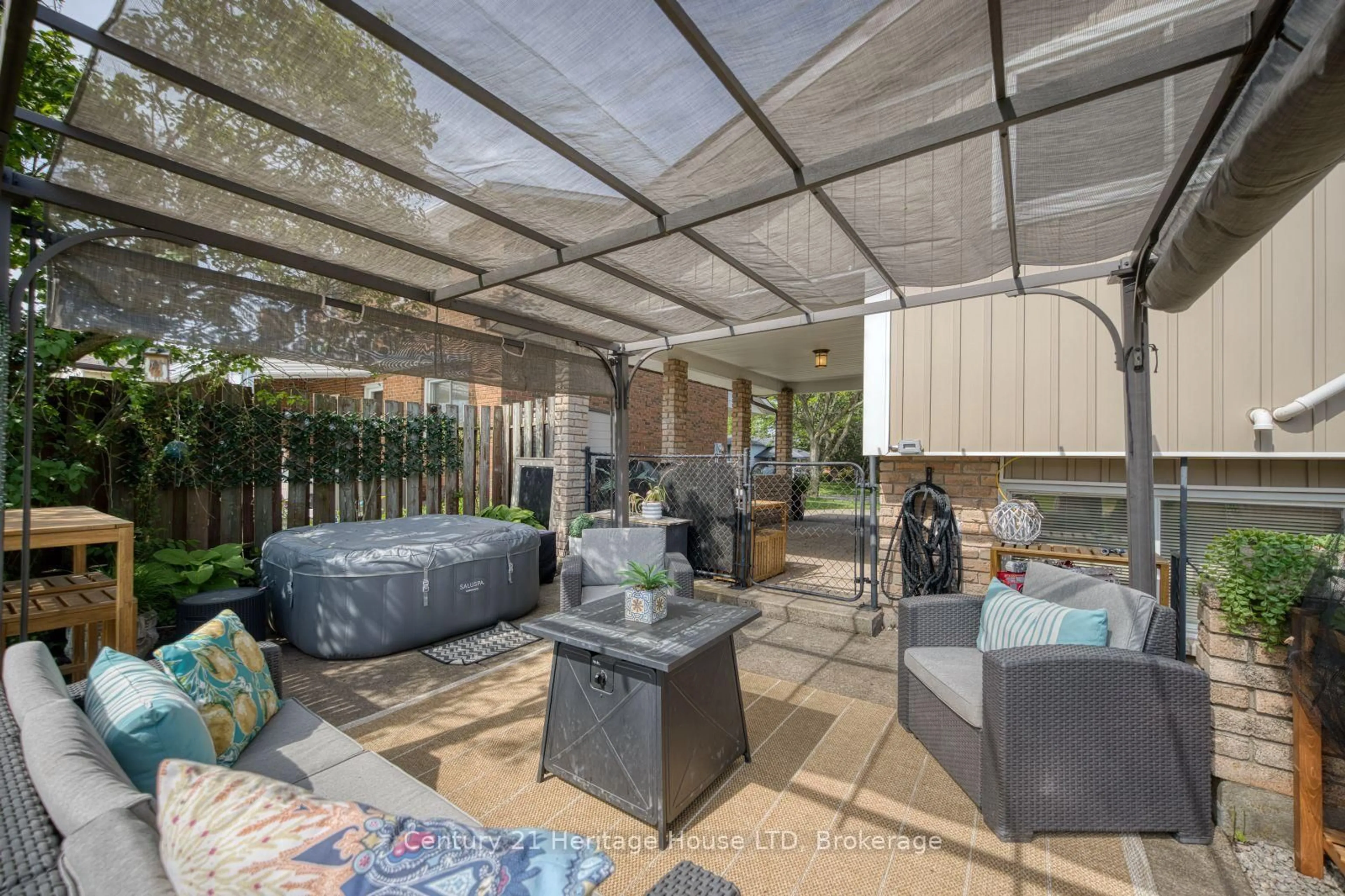 Patio, street for 6046 Eldorado Ave, Niagara Falls Ontario L2H 2E7