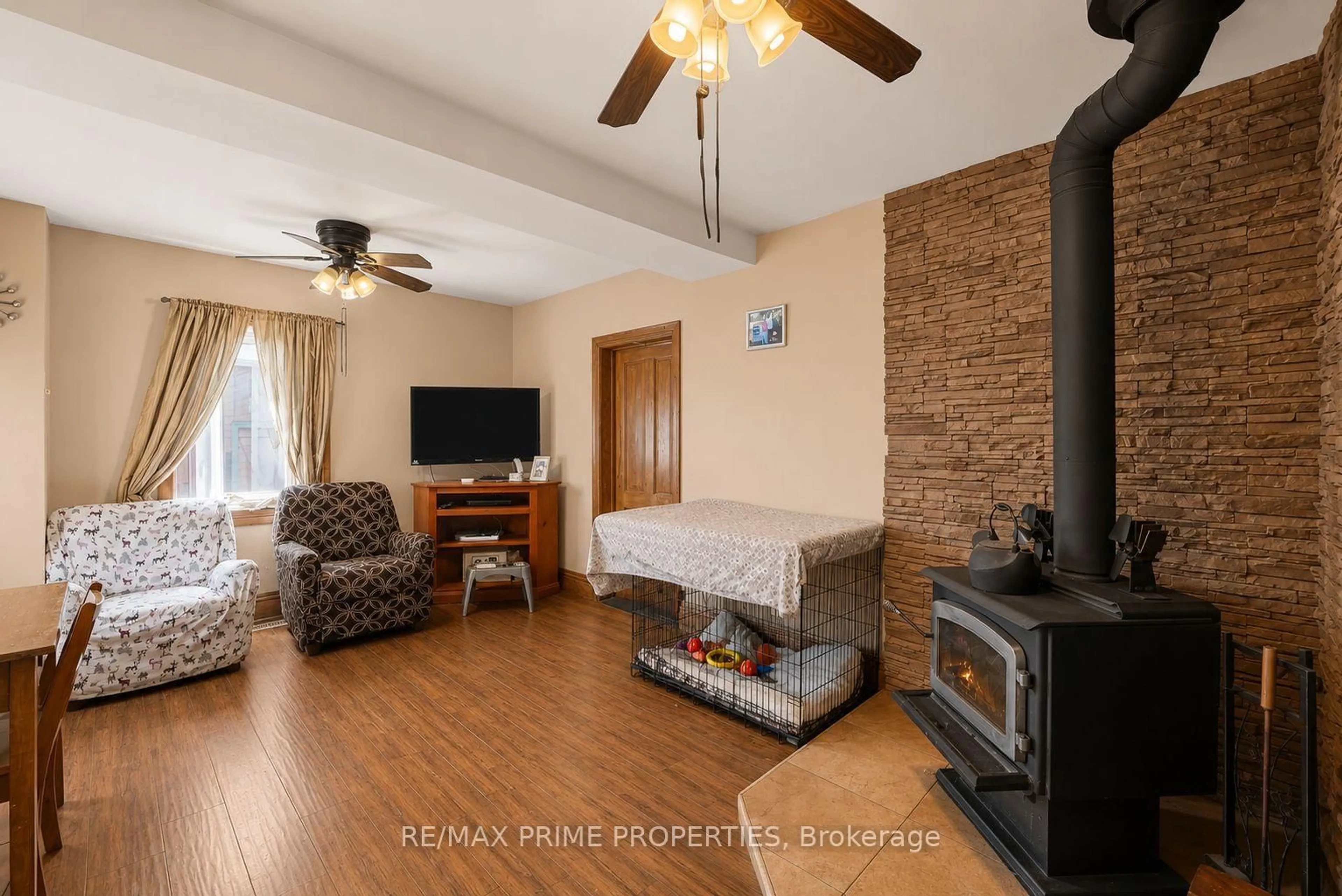 Living room with furniture, unknown for 17344 County 43 Rd, North Stormont Ontario K0C 1V0